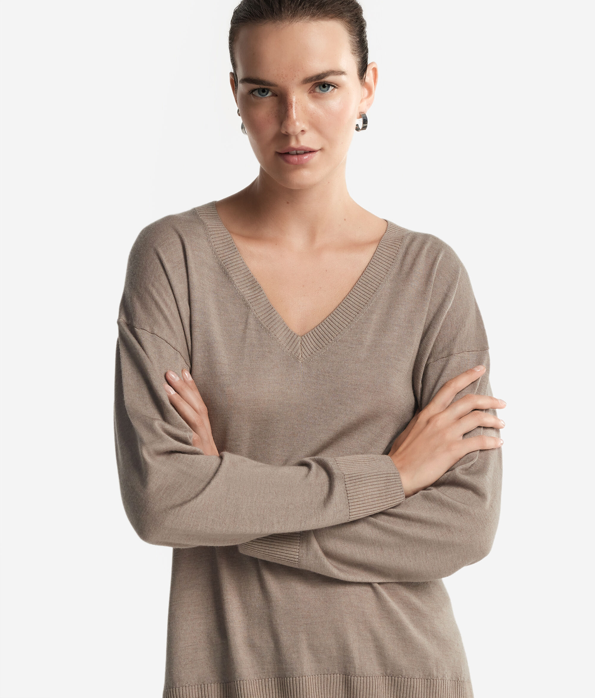 Pullover mit V-Ausschnitt und Schlitzen aus Kaschmir