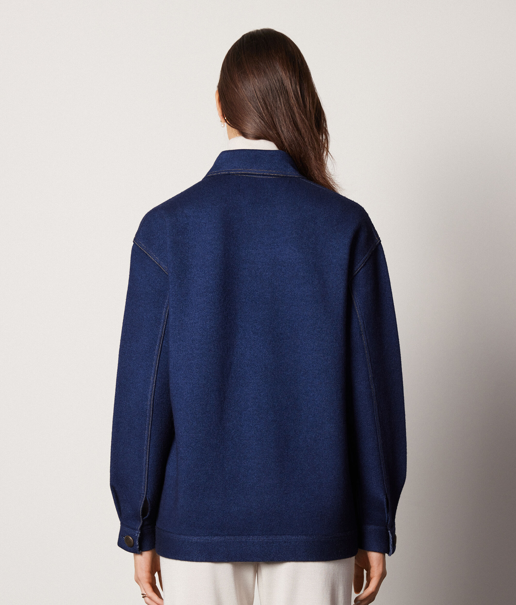 Chaqueta de cashmere con pespuntes
