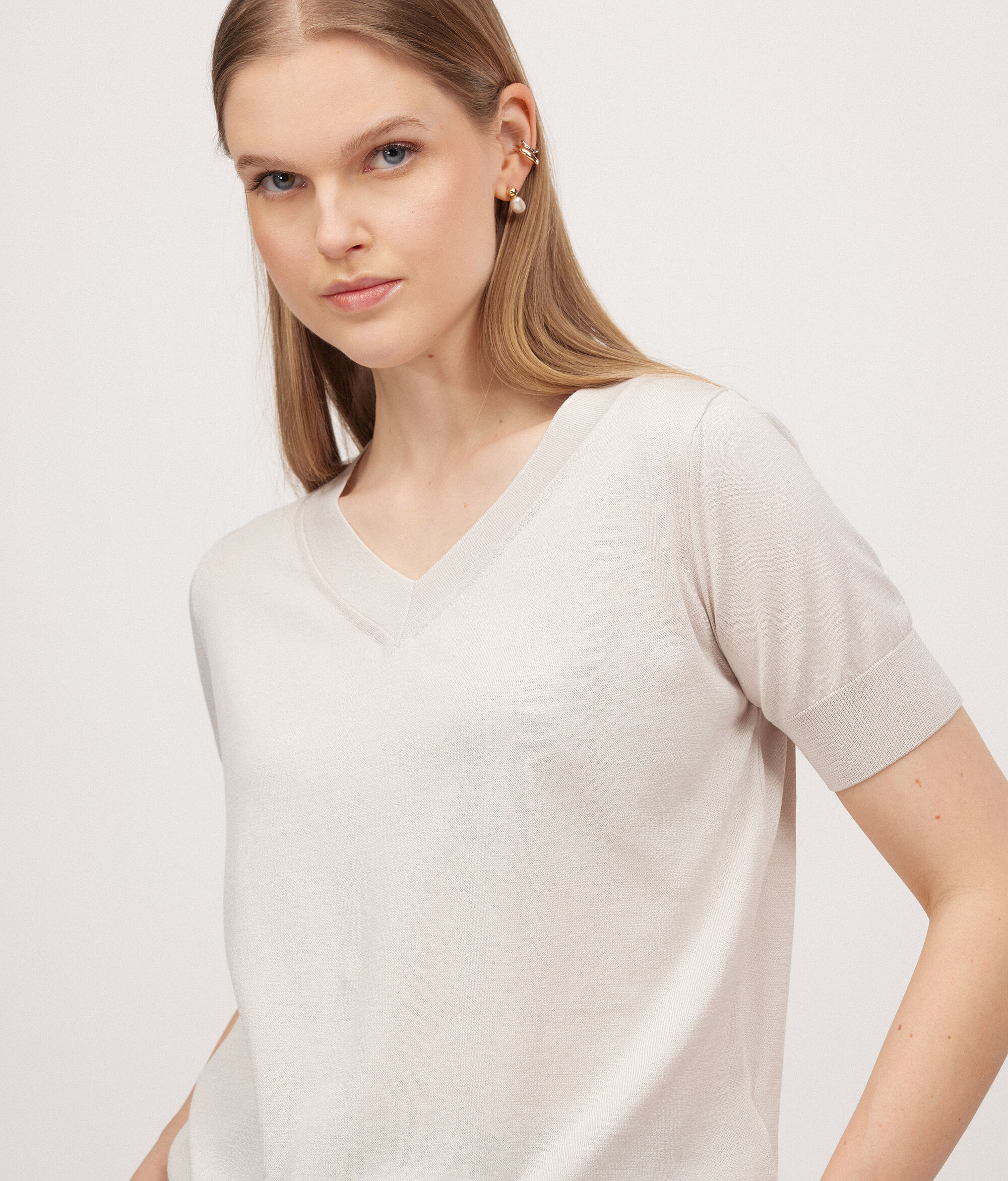 Short-Sleeved V-Neck Silk and Cotton Jumper