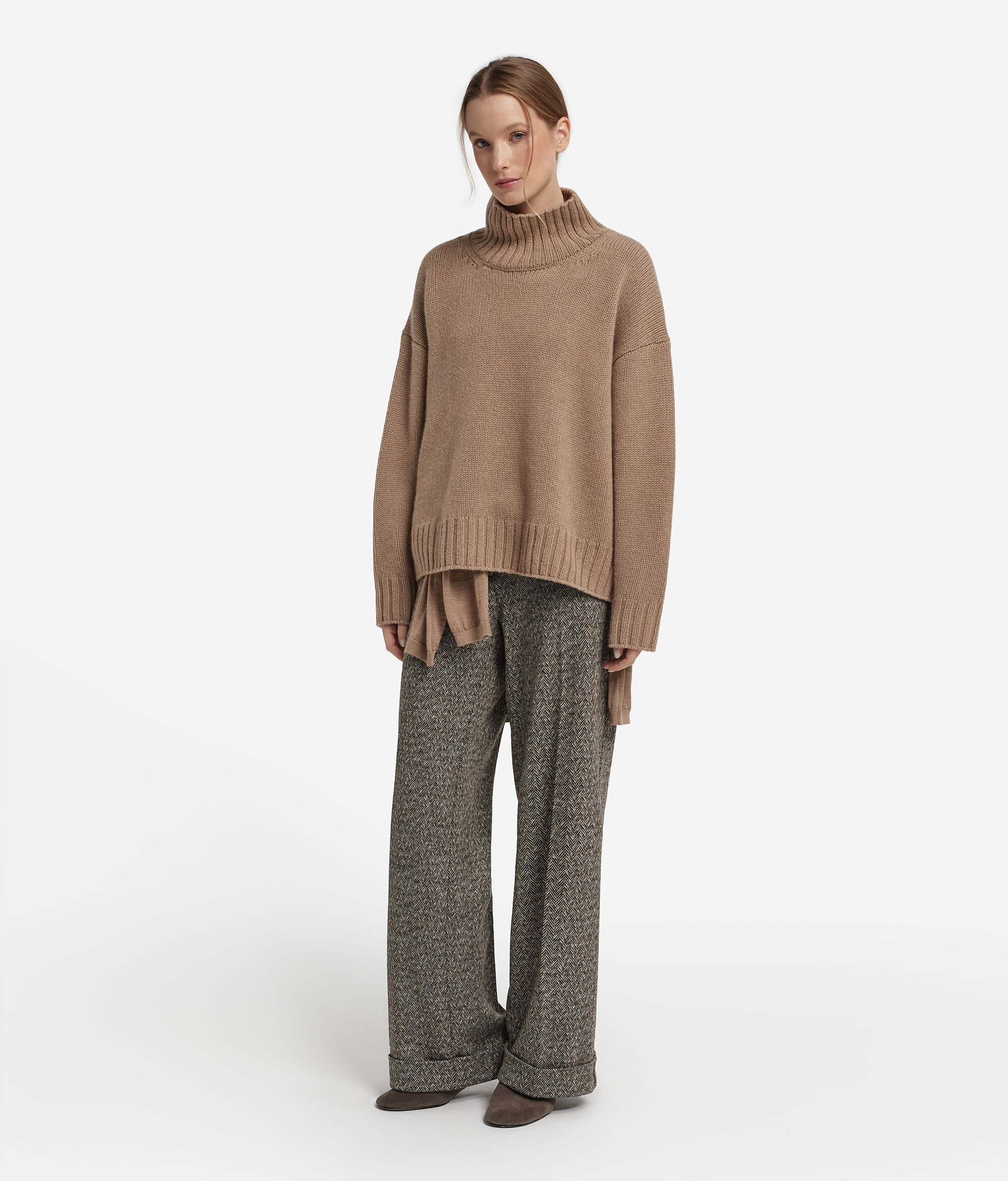 Pullover mit Trichterkragen aus Kaschmirstrick