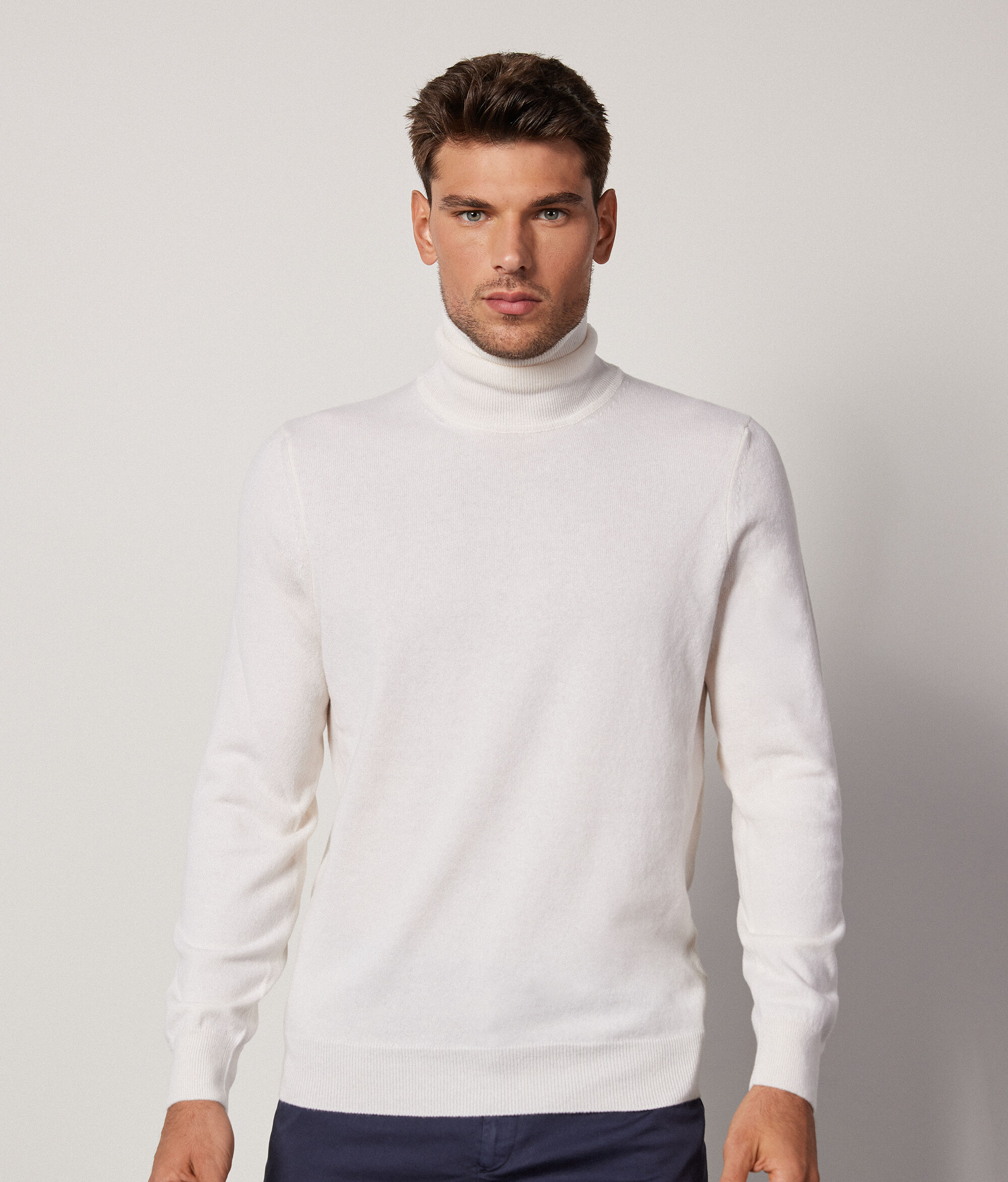 Jersey de cuello vuelto de cashmere ultrasoft