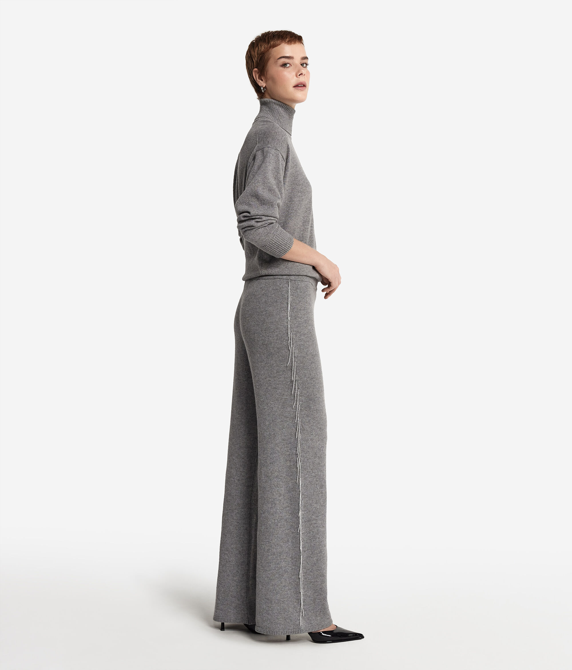 Pantalón de cashmere con flecos