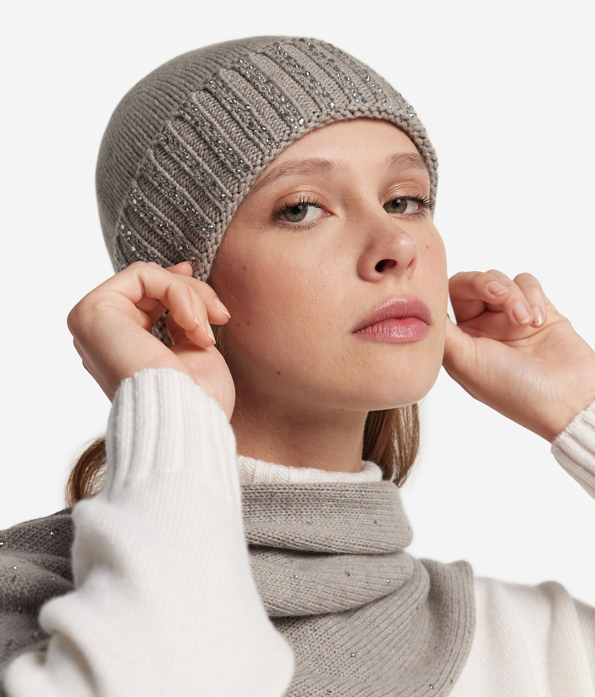 Cashmere Hat with Rhinestones