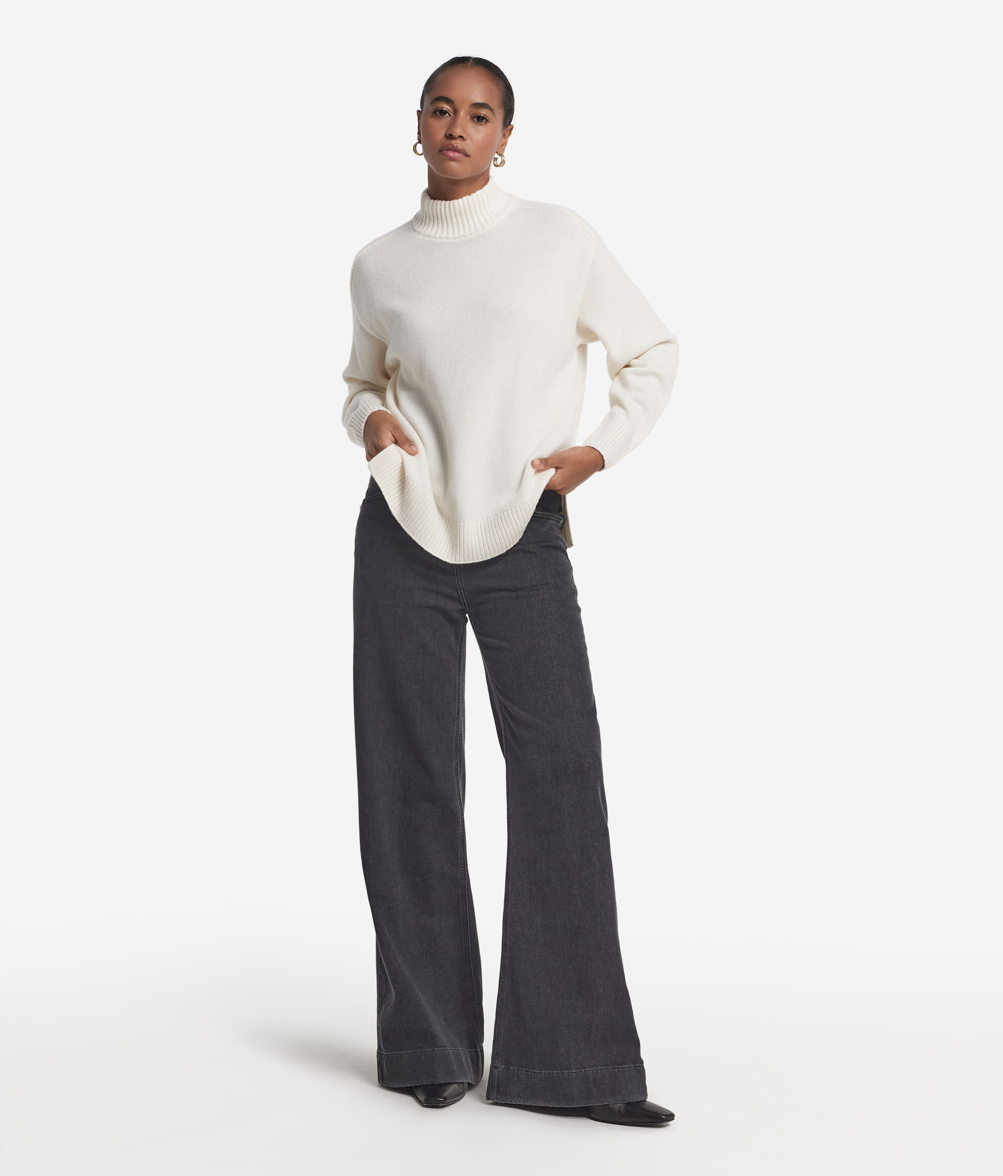 Ultrasoft Cashmere Turtleneck Sweater with Set-in Shoulders