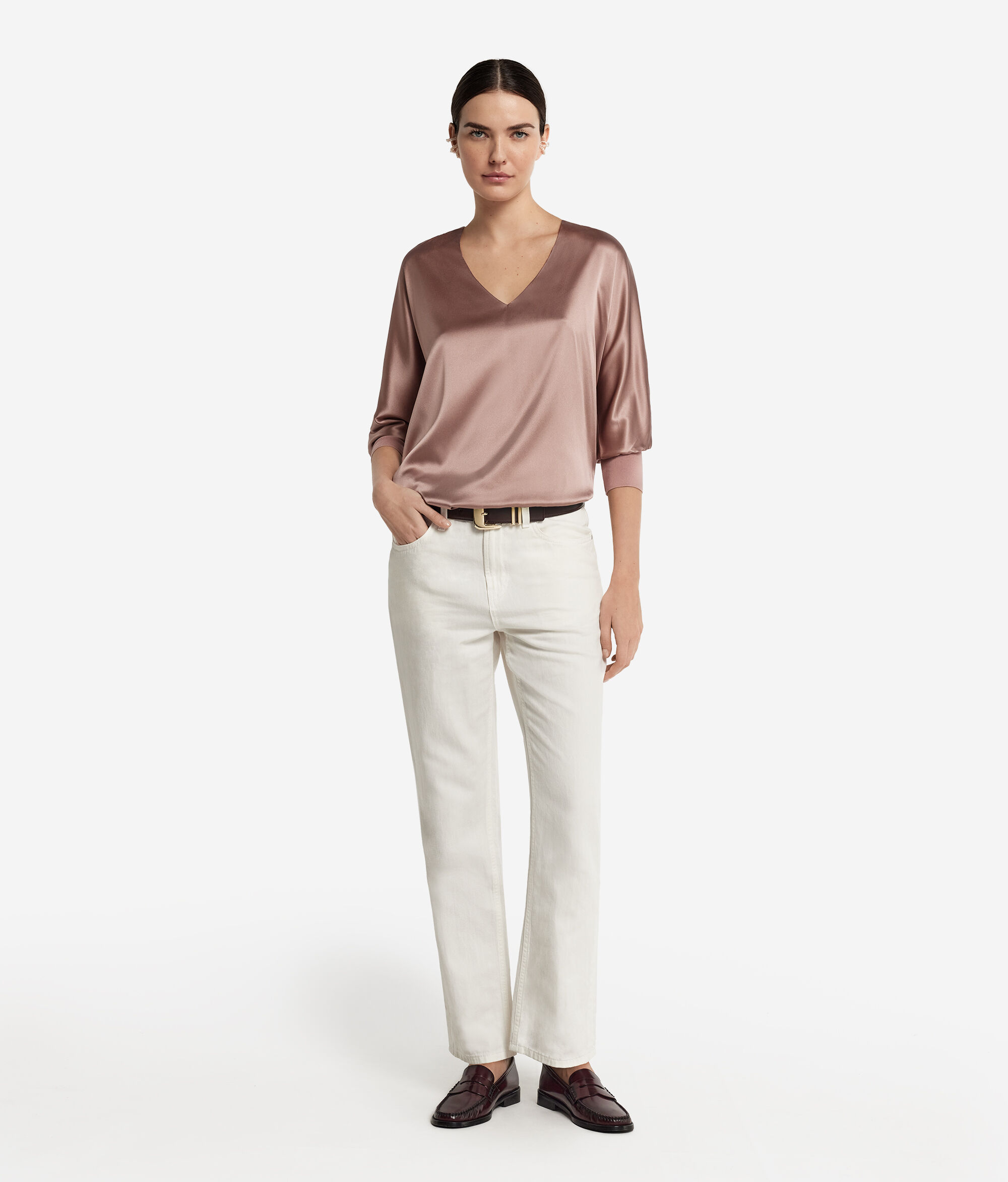 Svilena bluza s V-izrezom