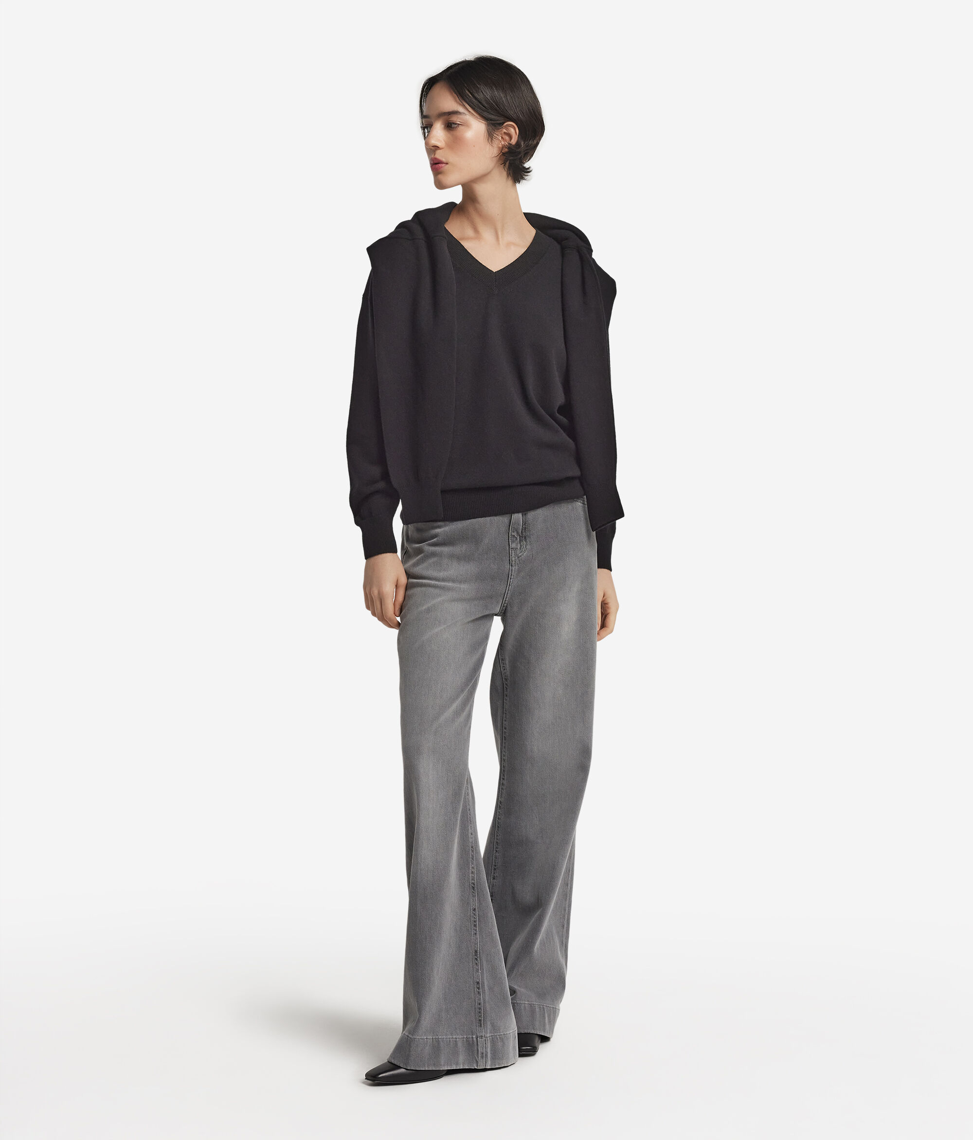 Jersey con cuello de pico de cashmere ultrasoft