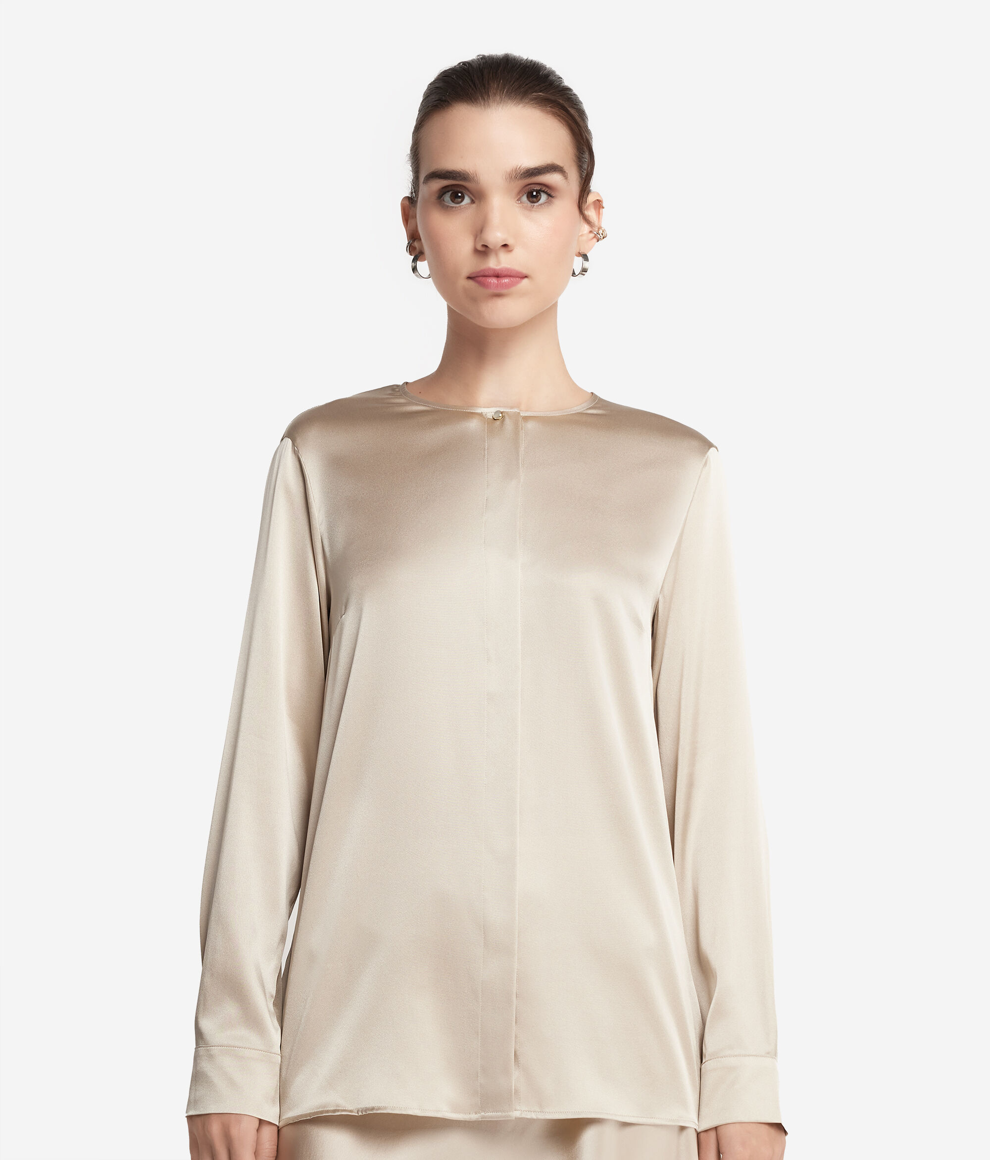 Chemise à col rond en satin de soie