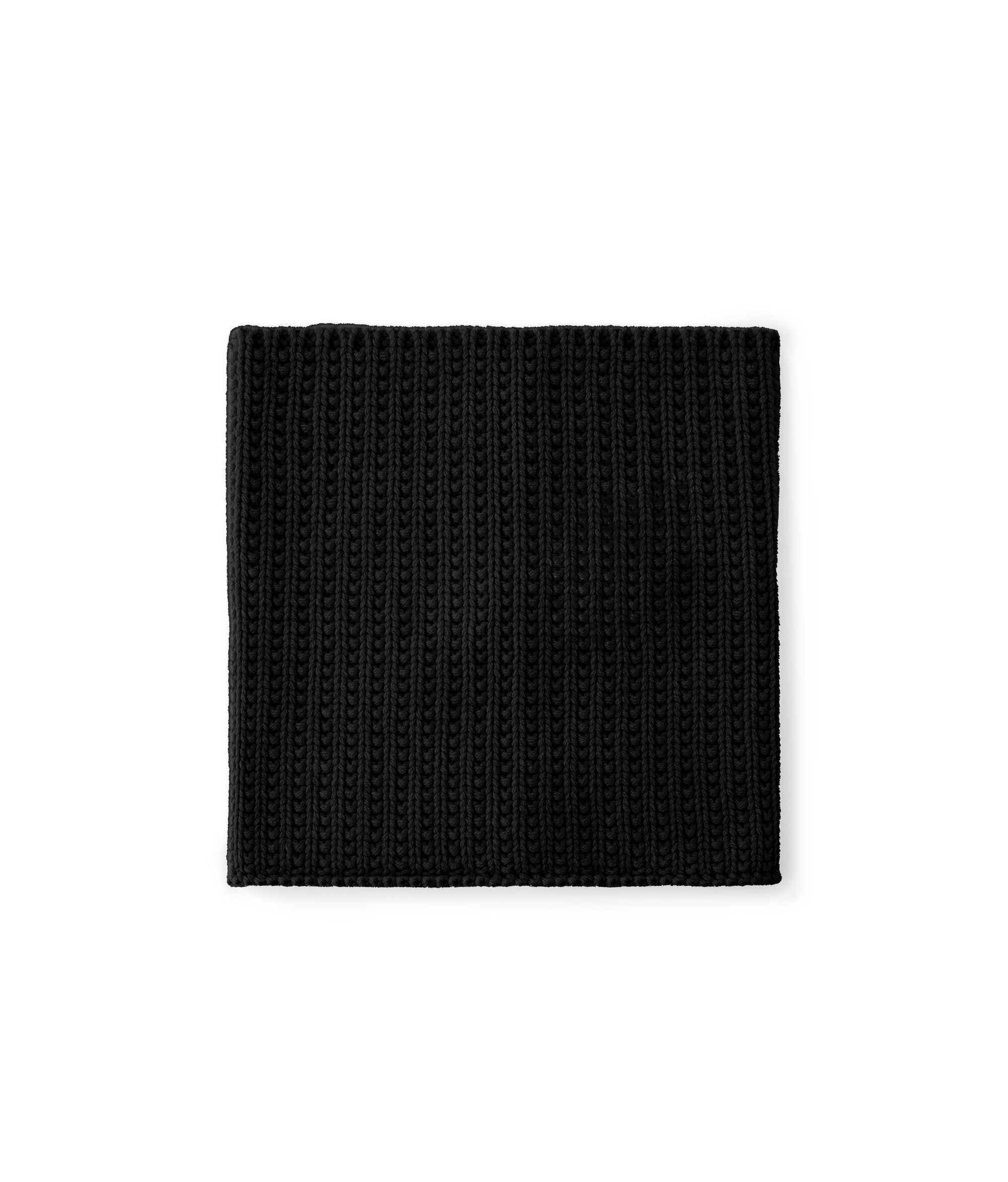 Color Black