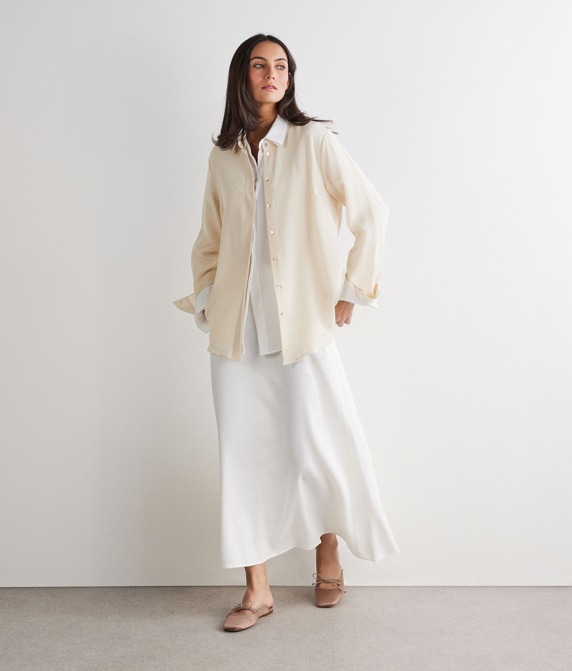 Camisa con cuello de seda