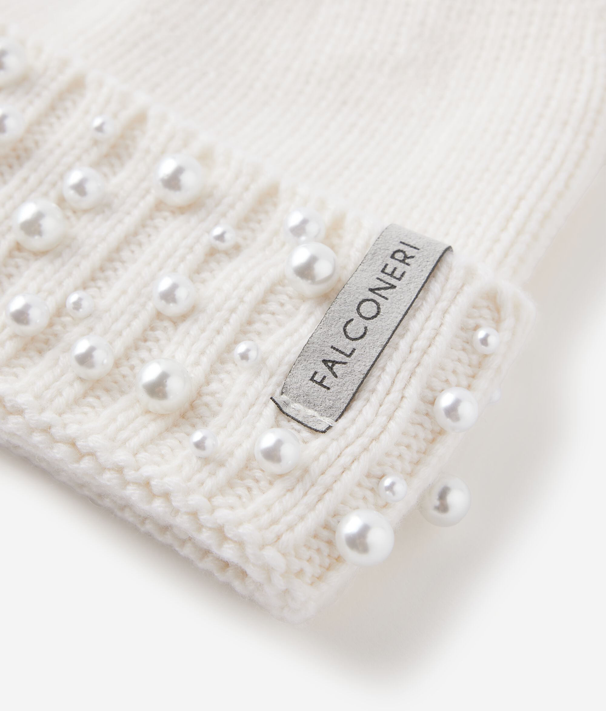 Mütze aus Kaschmir Ultrasoft mit Perlen