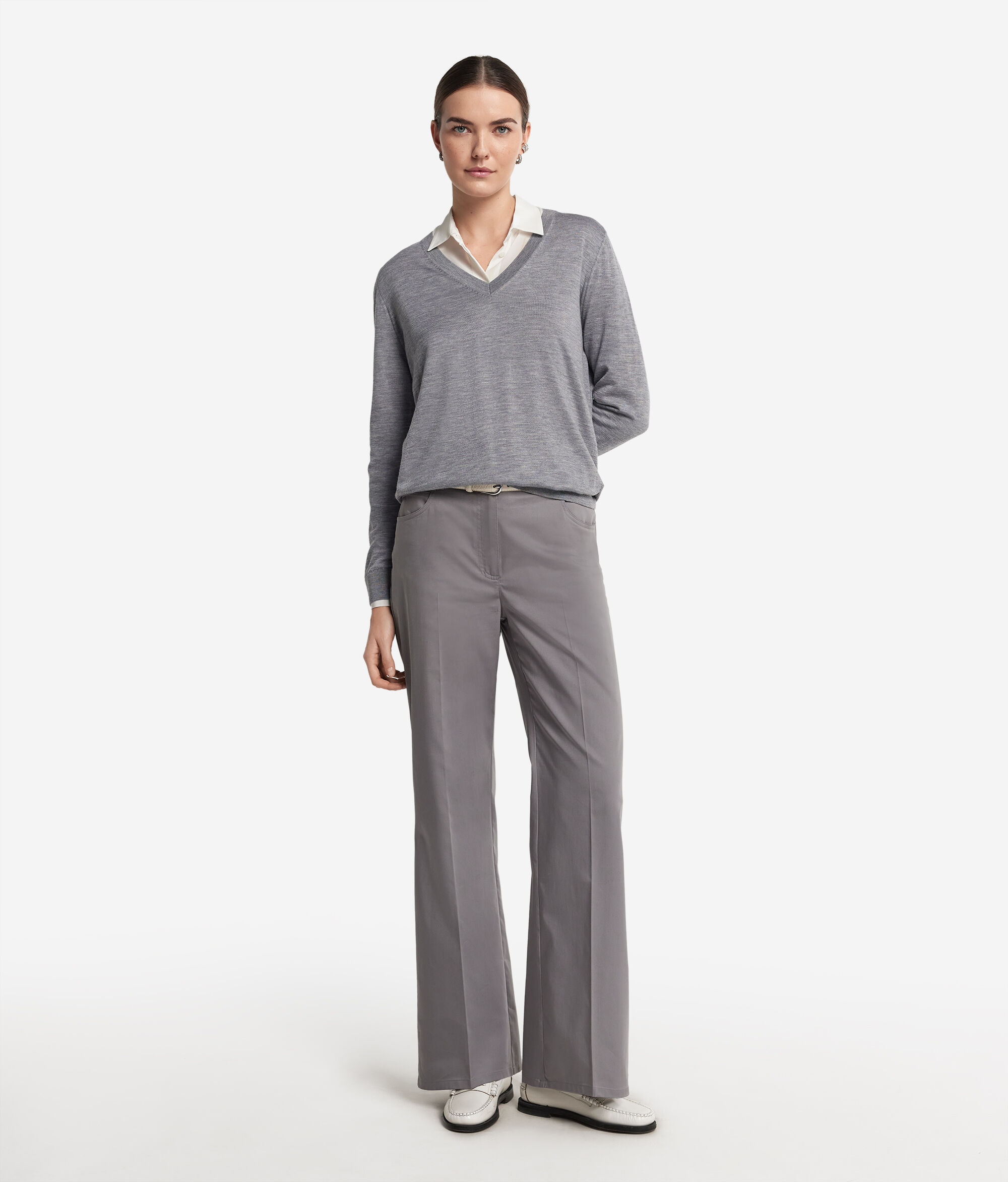 Jersey con cuello de pico de cashmere ultrafine