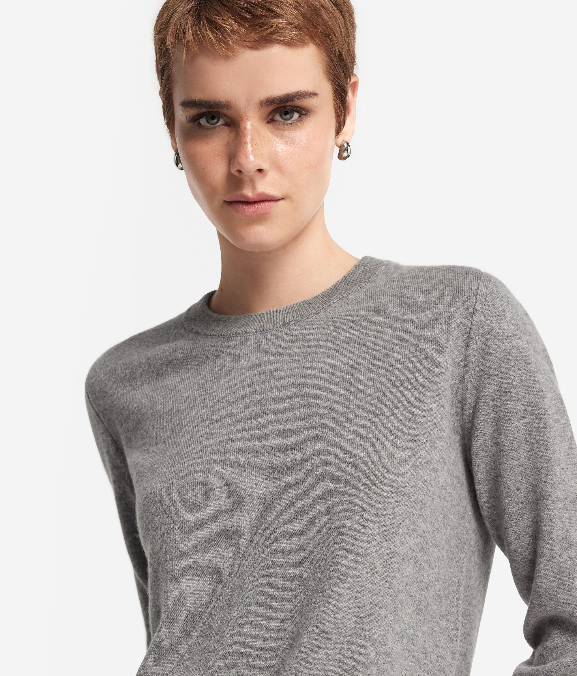 Long-Sleeved Ultrasoft Cashmere Round-Neck Jumper