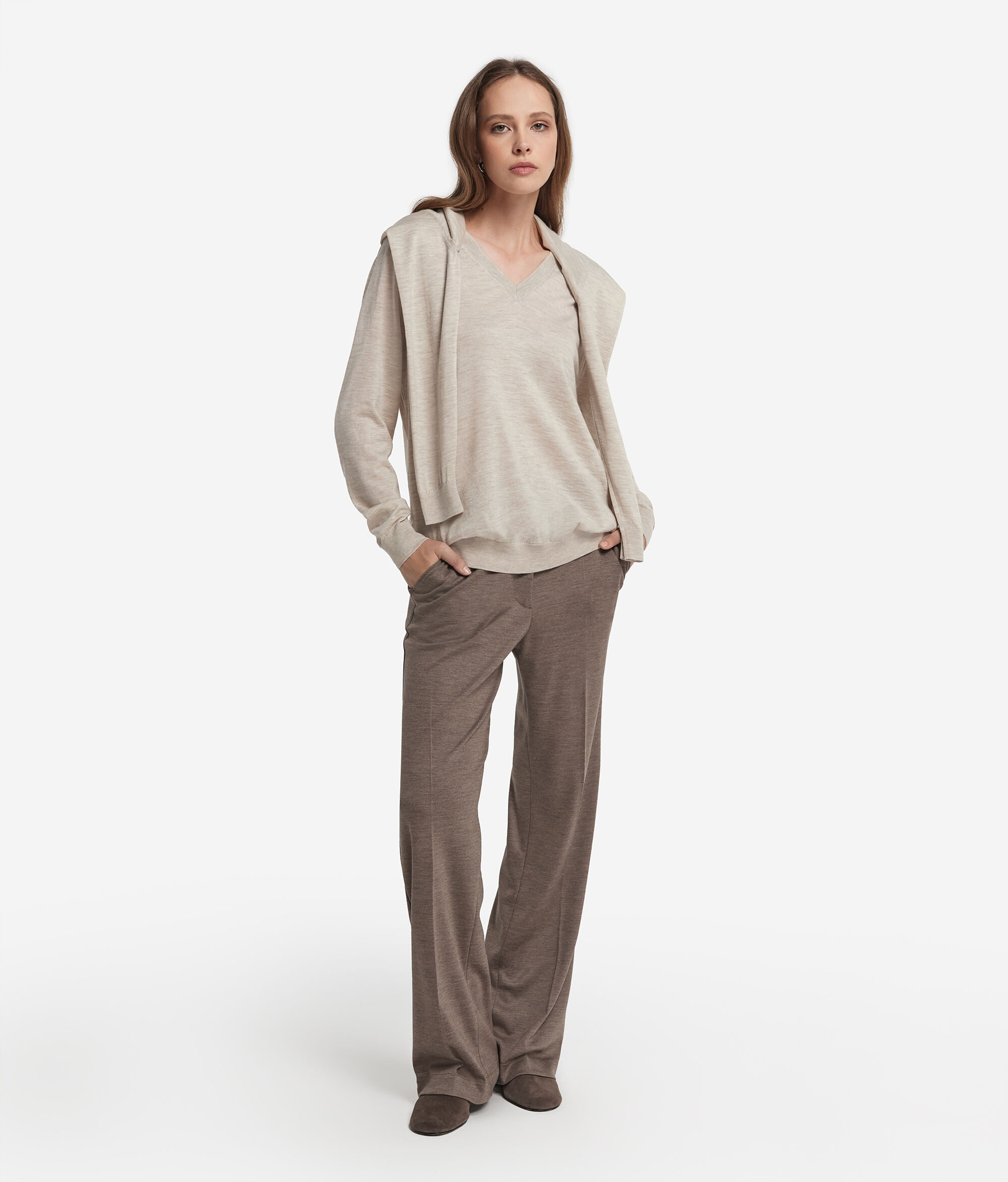 Jersey con cuello de pico de cashmere ultrafine