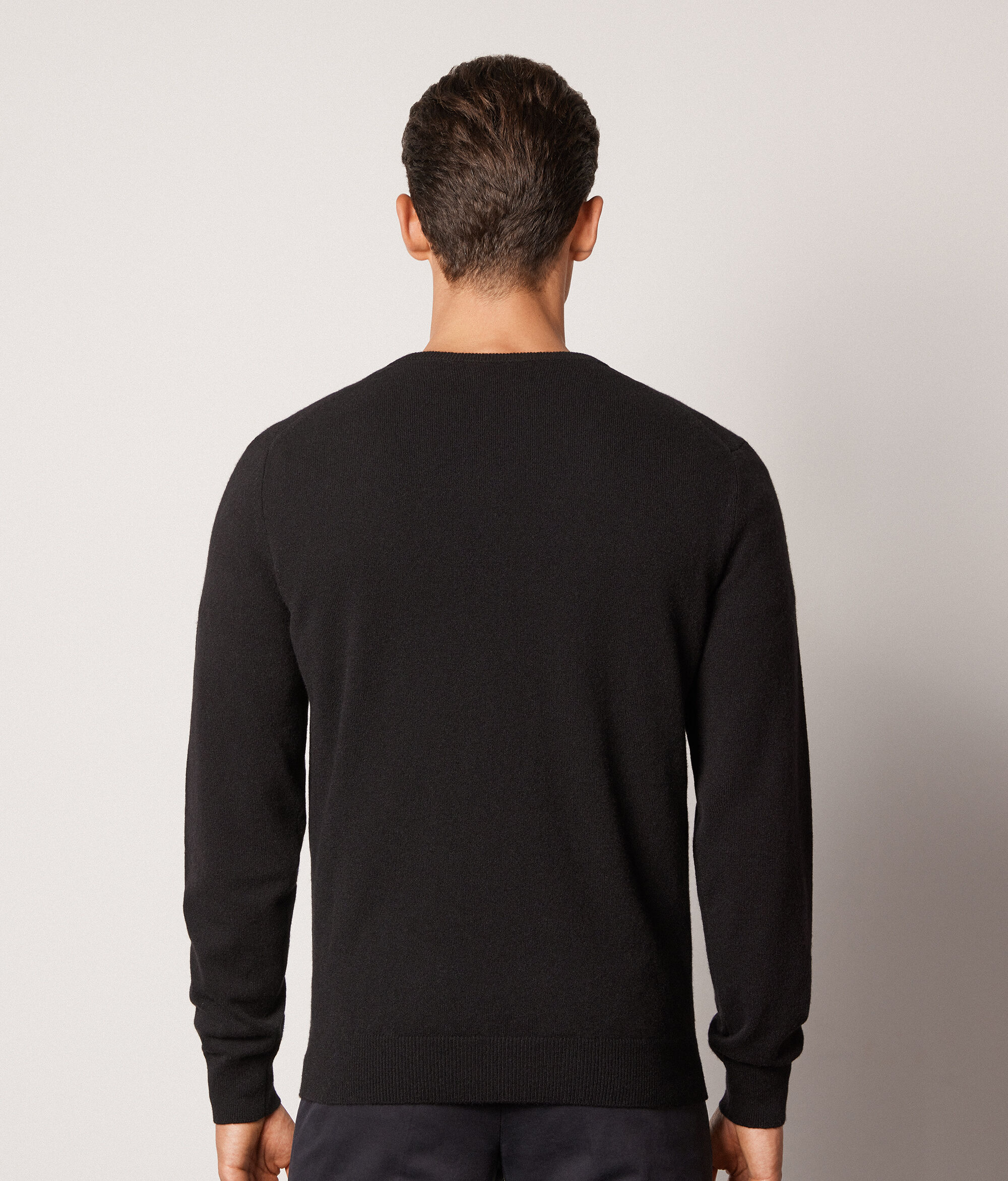 Jersey con cuello de pico de cashmere ultrasoft
