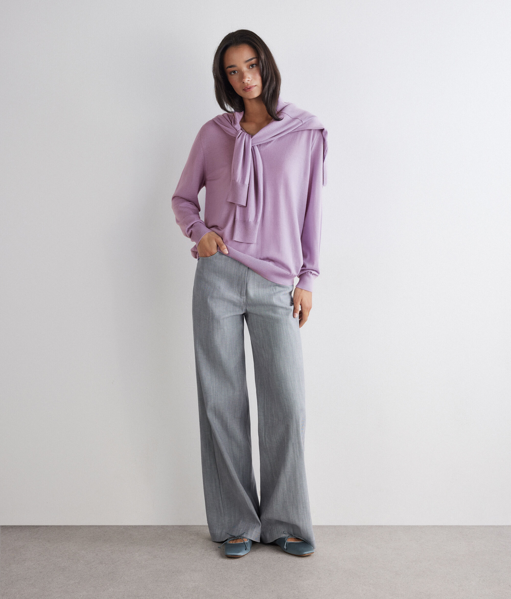 Ultrafine Cashmere V-Neck Jumper