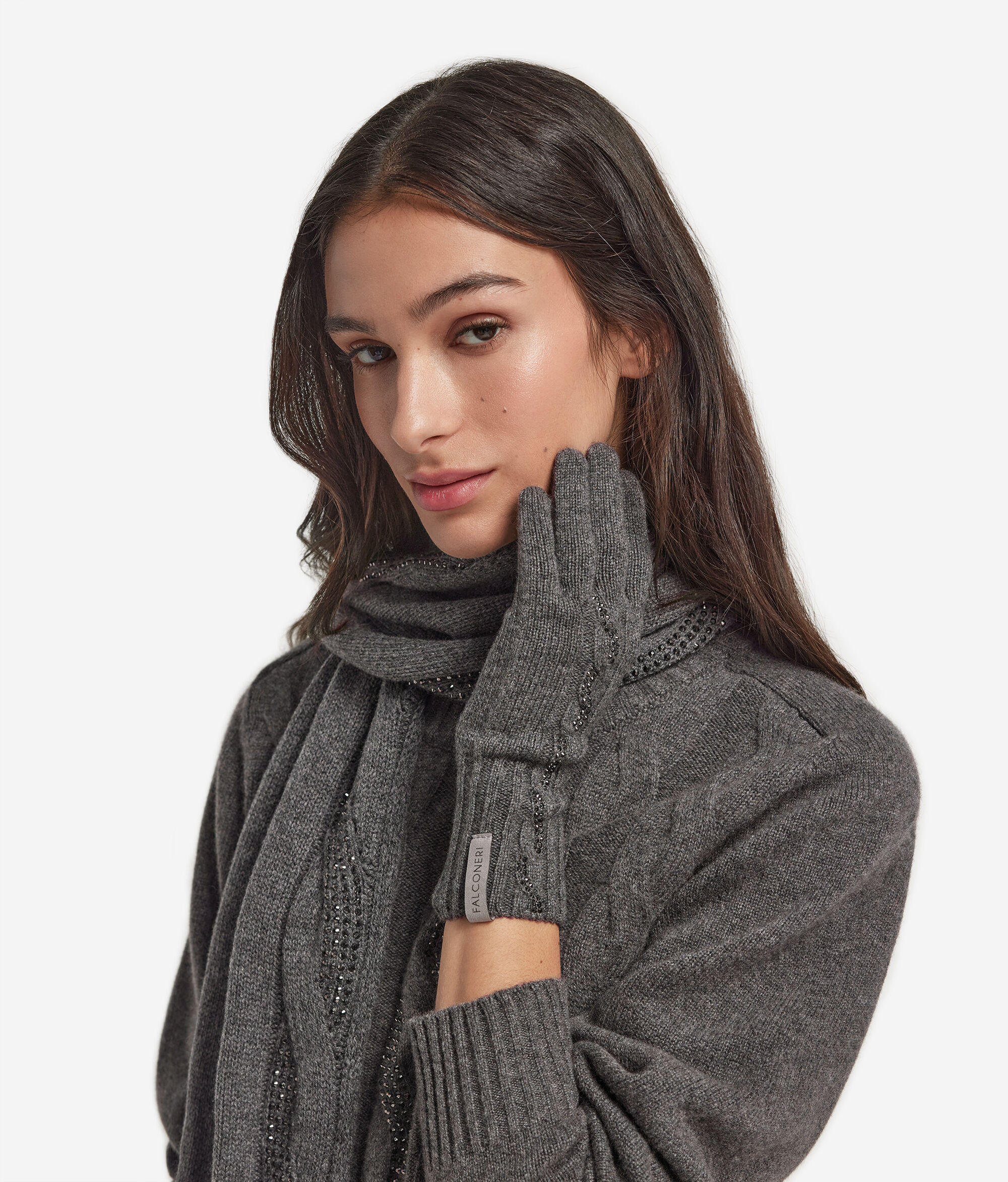 Ultrasoft Cashmere gloves with cable knit and rhinestones