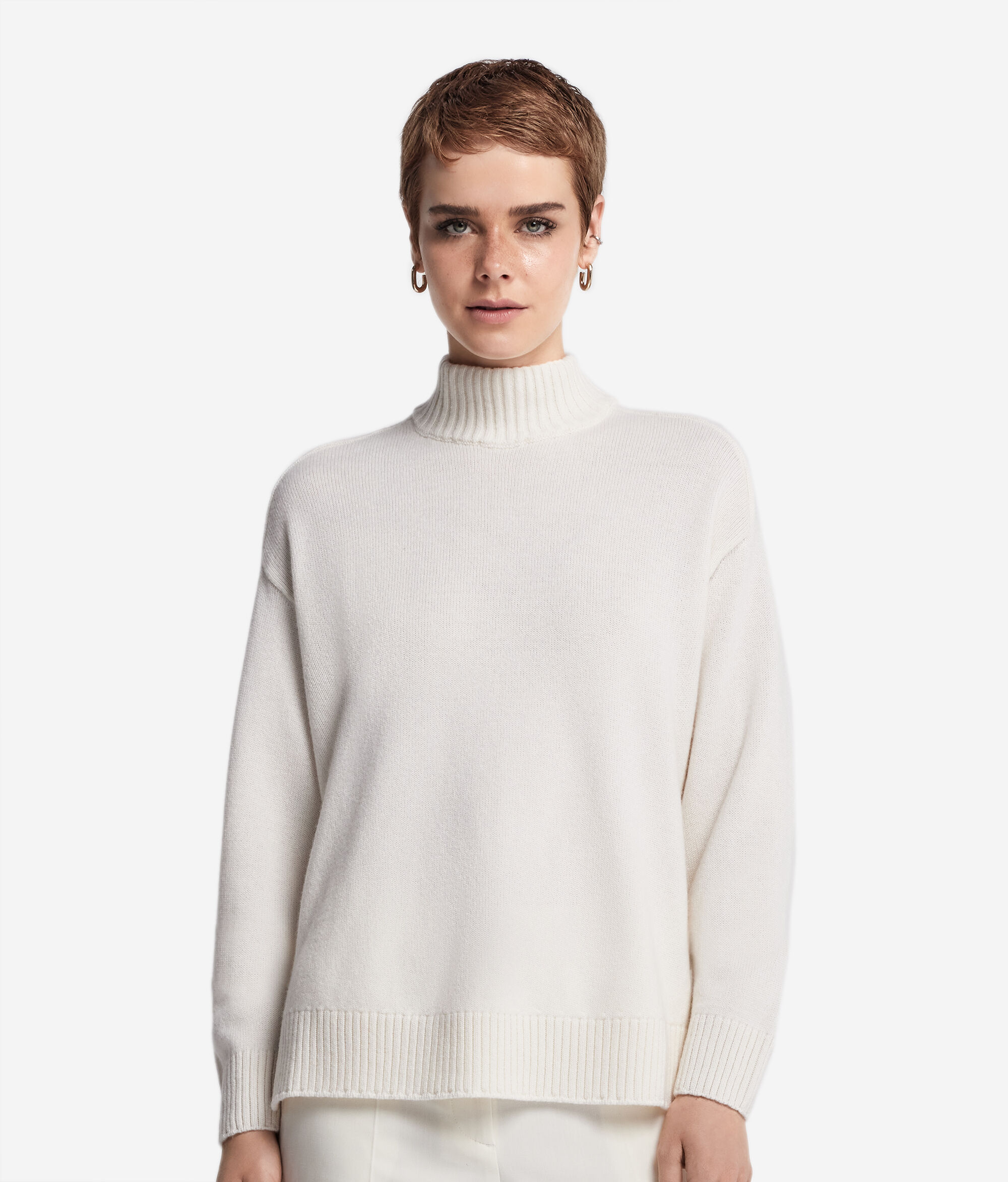 Ultrasoft Cashmere Turtleneck with Set-In Sleeves