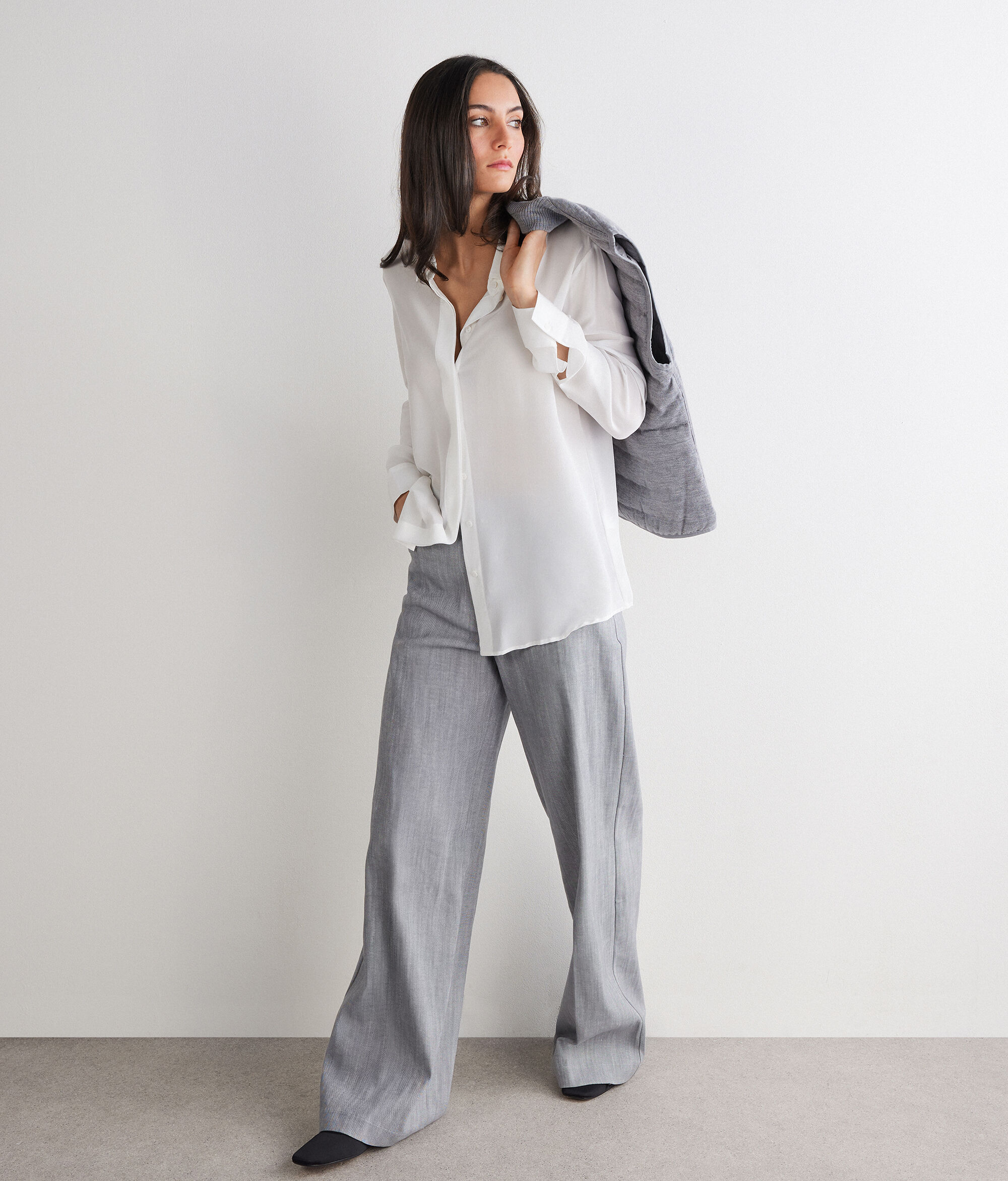 Camisa 100% seda com botões escondidos