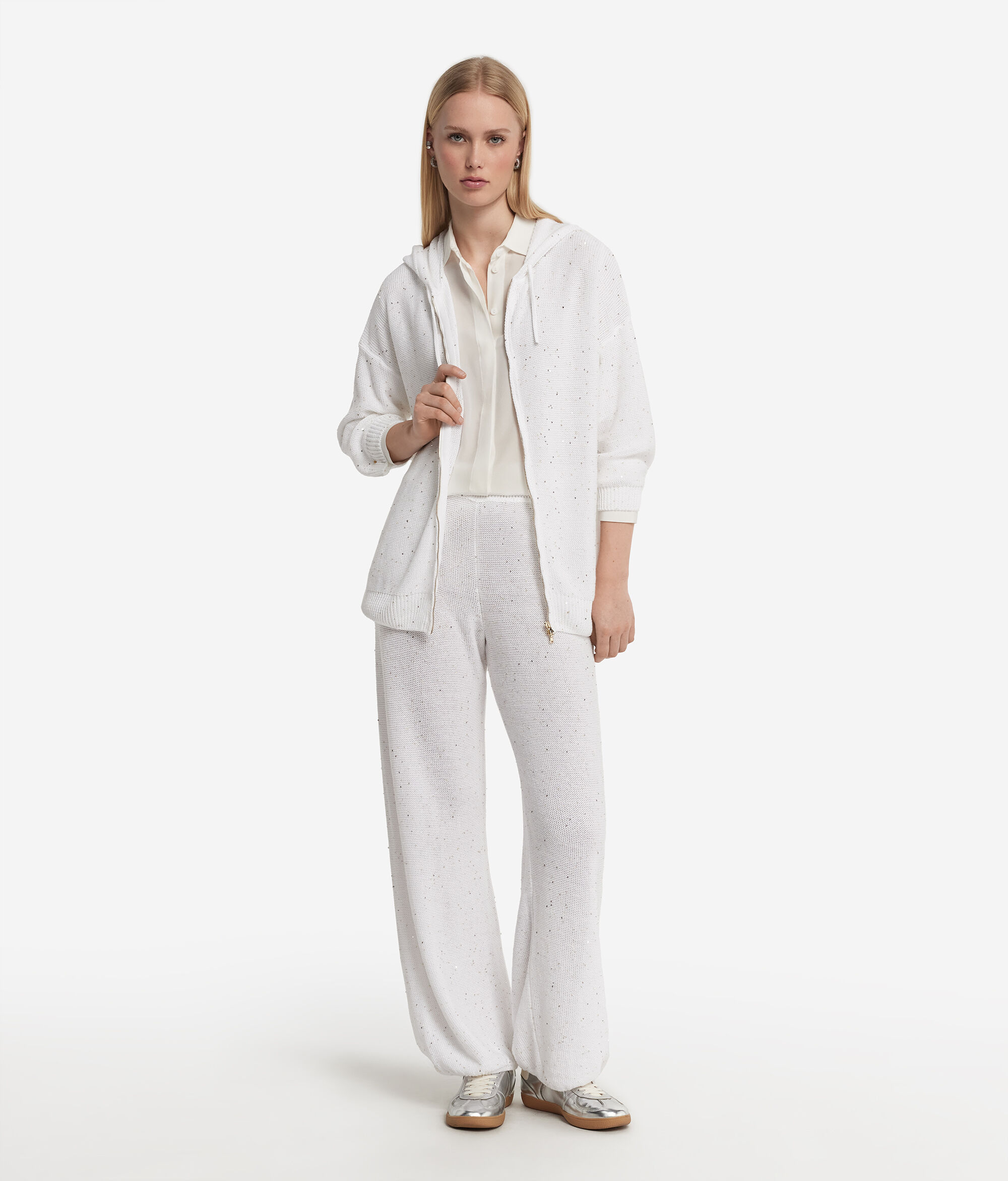 Sweatshirt com Capuz e Pequenas Lantejoulas