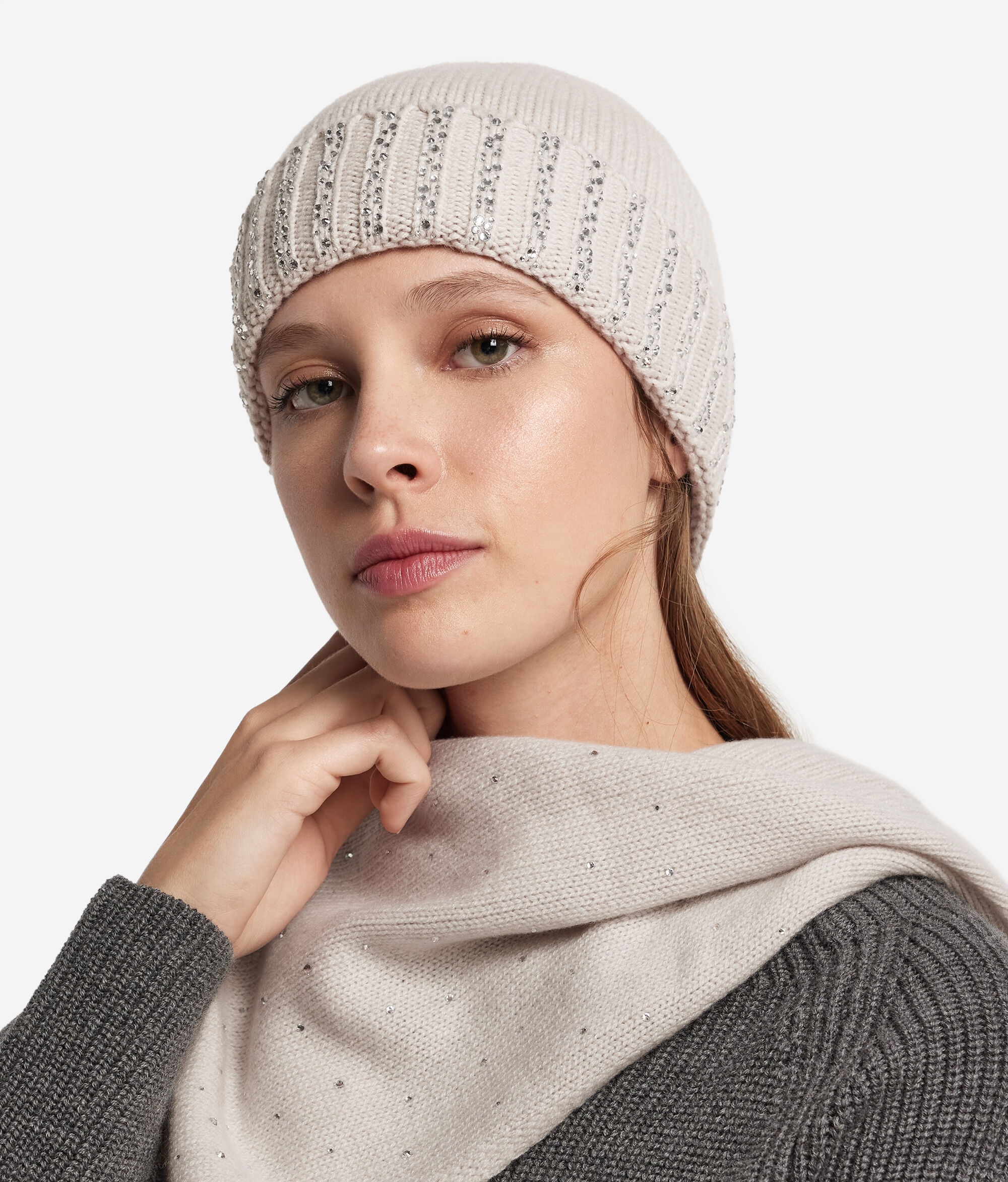 Cappello con strass in cashmere