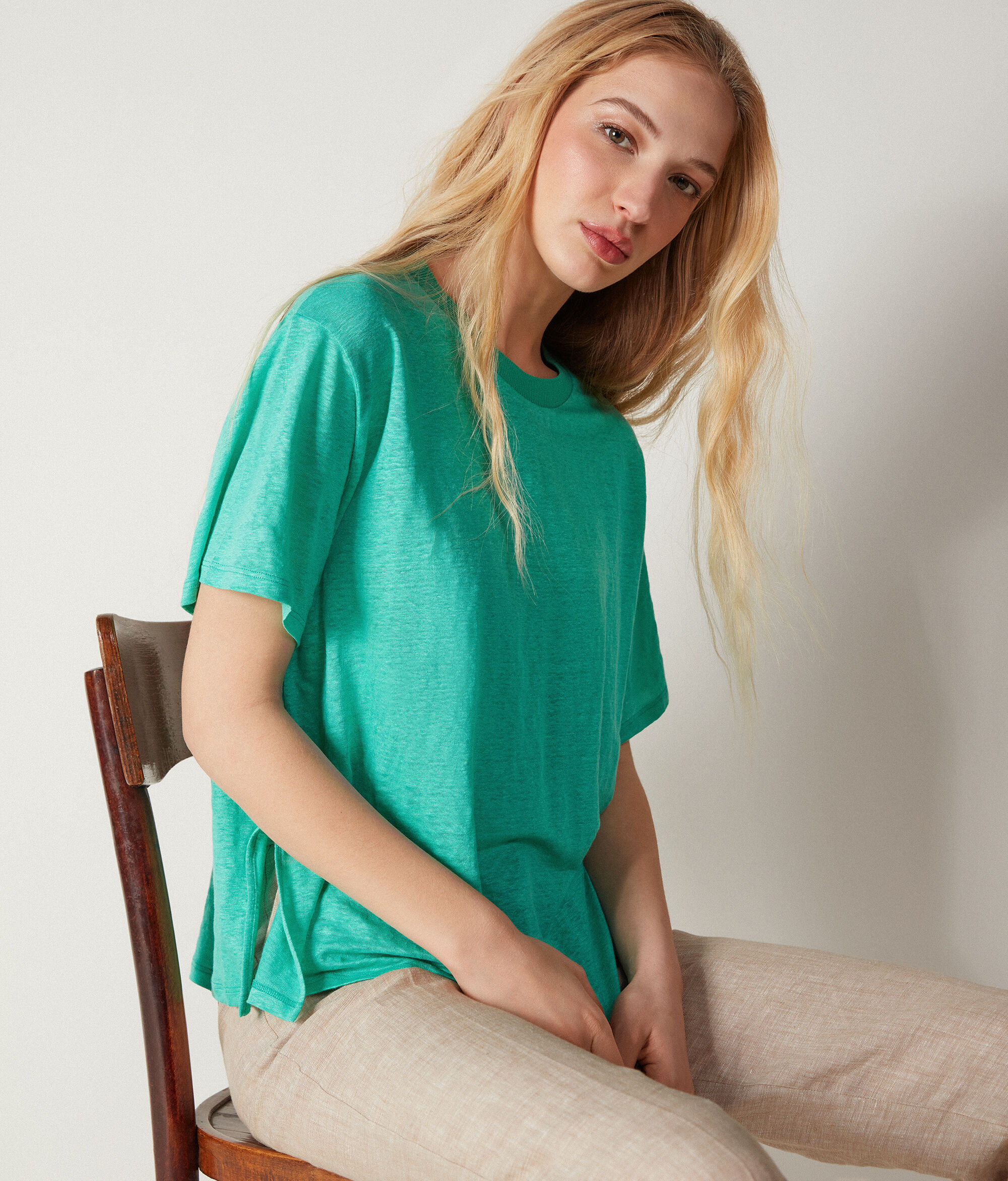 Crew-Neck Linen T-shirt with Knitted Trim