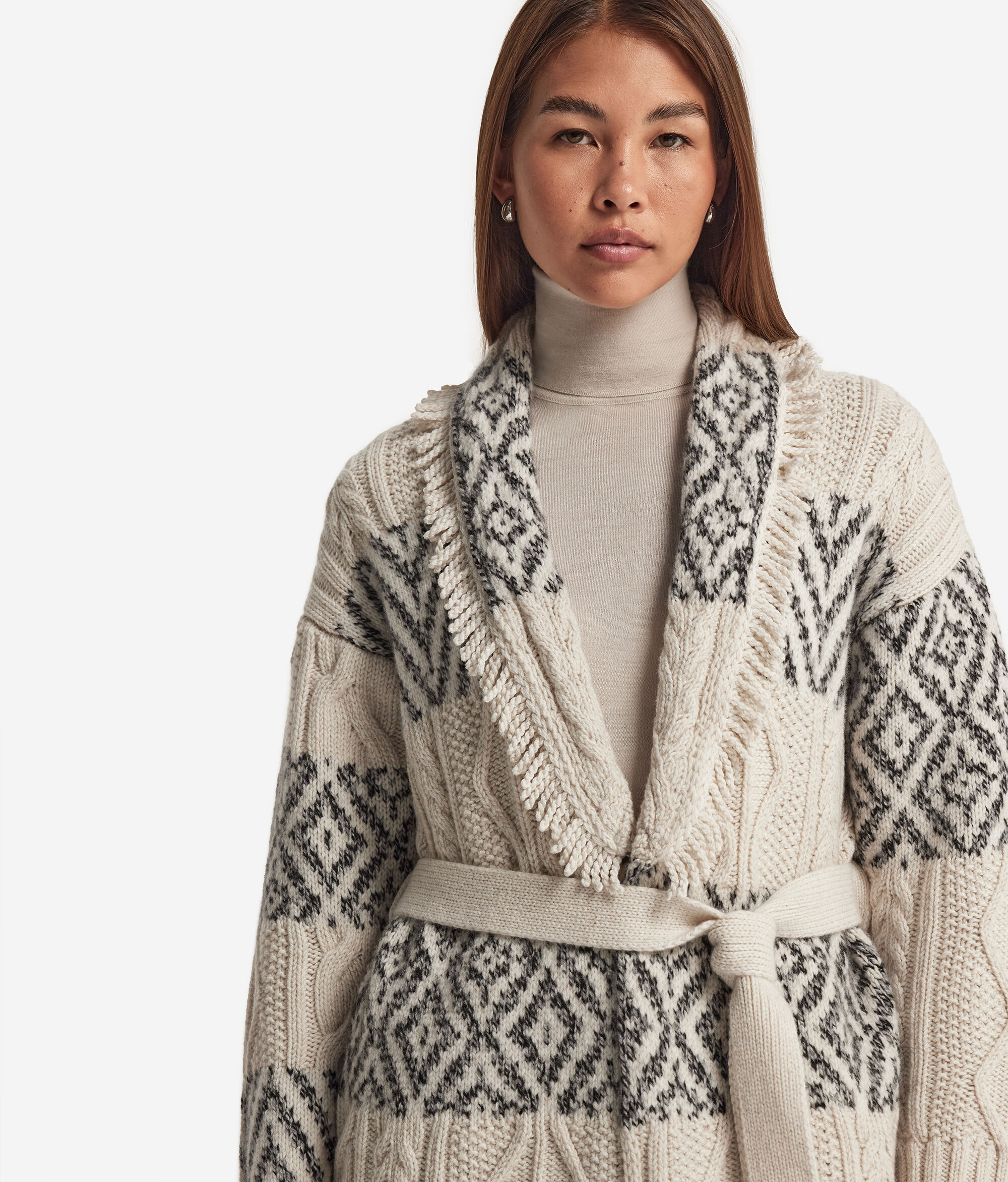 Ultrasoft Cashmere Cable-Knit Cardigan with Jacquard Workmanship