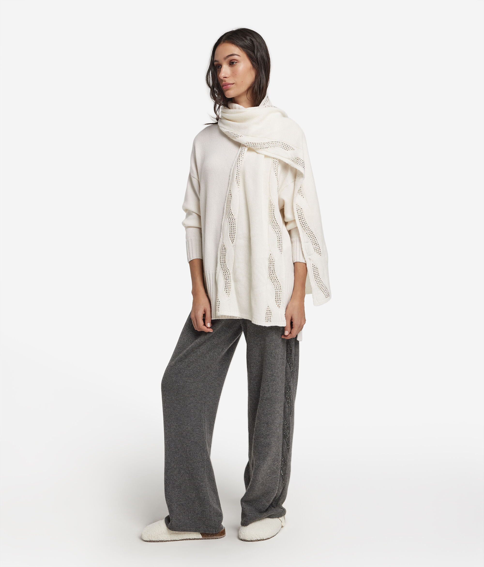 Ultrasoft Cashmere scarf with cable knit and rhinestones