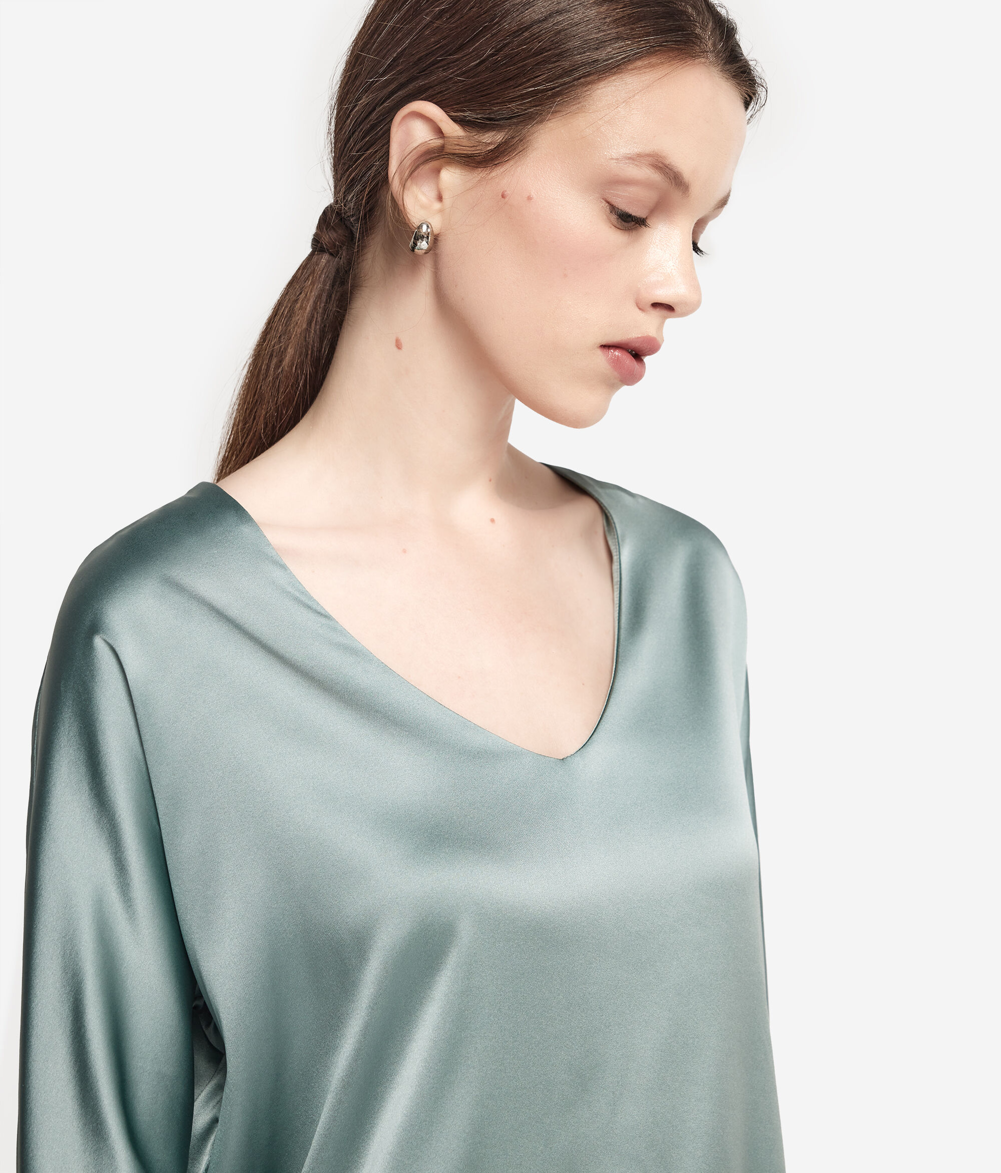 Seidenbluse mit V-Ausschnitt