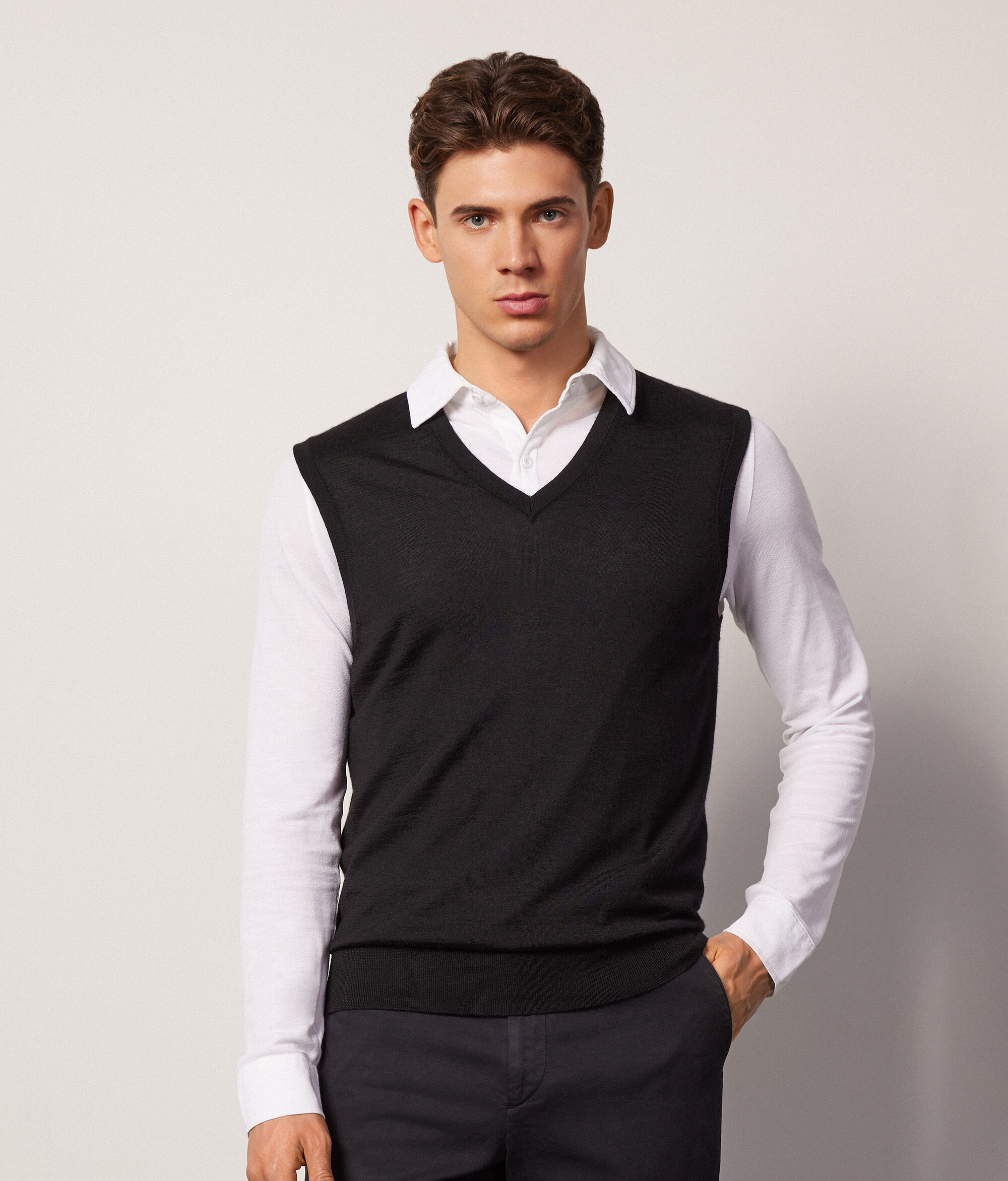 Gilet Scollo a V in Cashmere Ultrafine