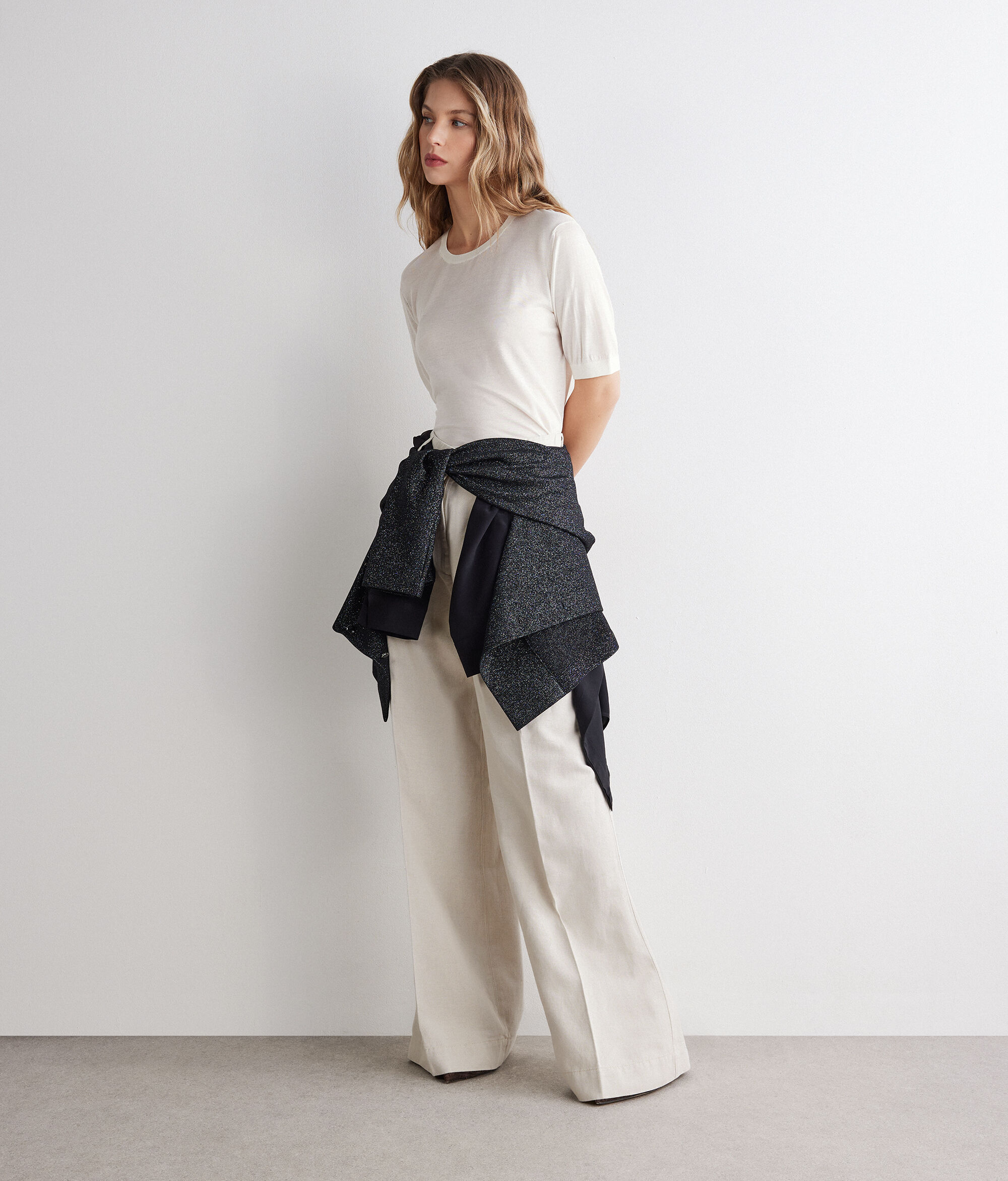 Camiseta con cuello redondo de seda