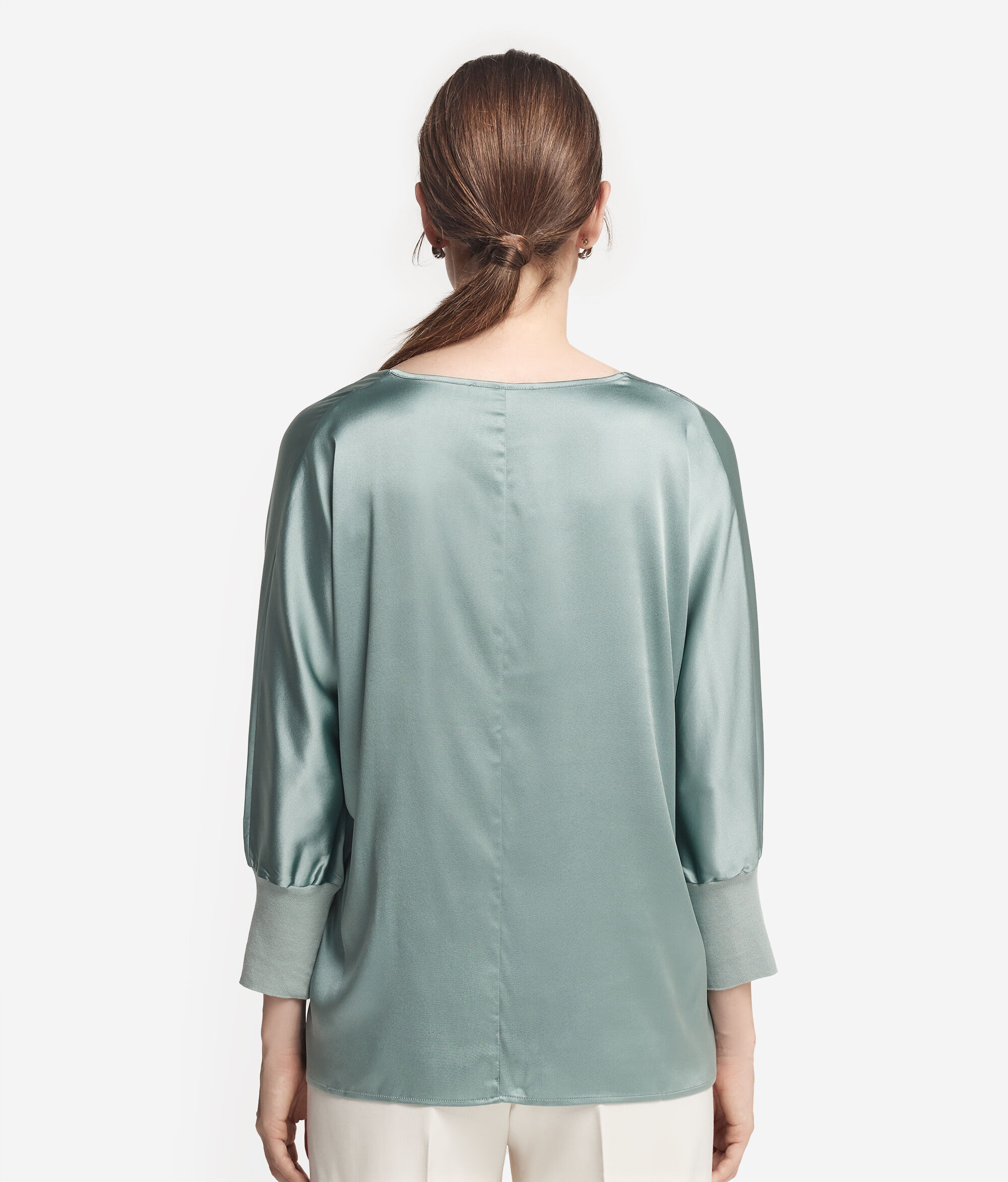 Seidenbluse mit V-Ausschnitt