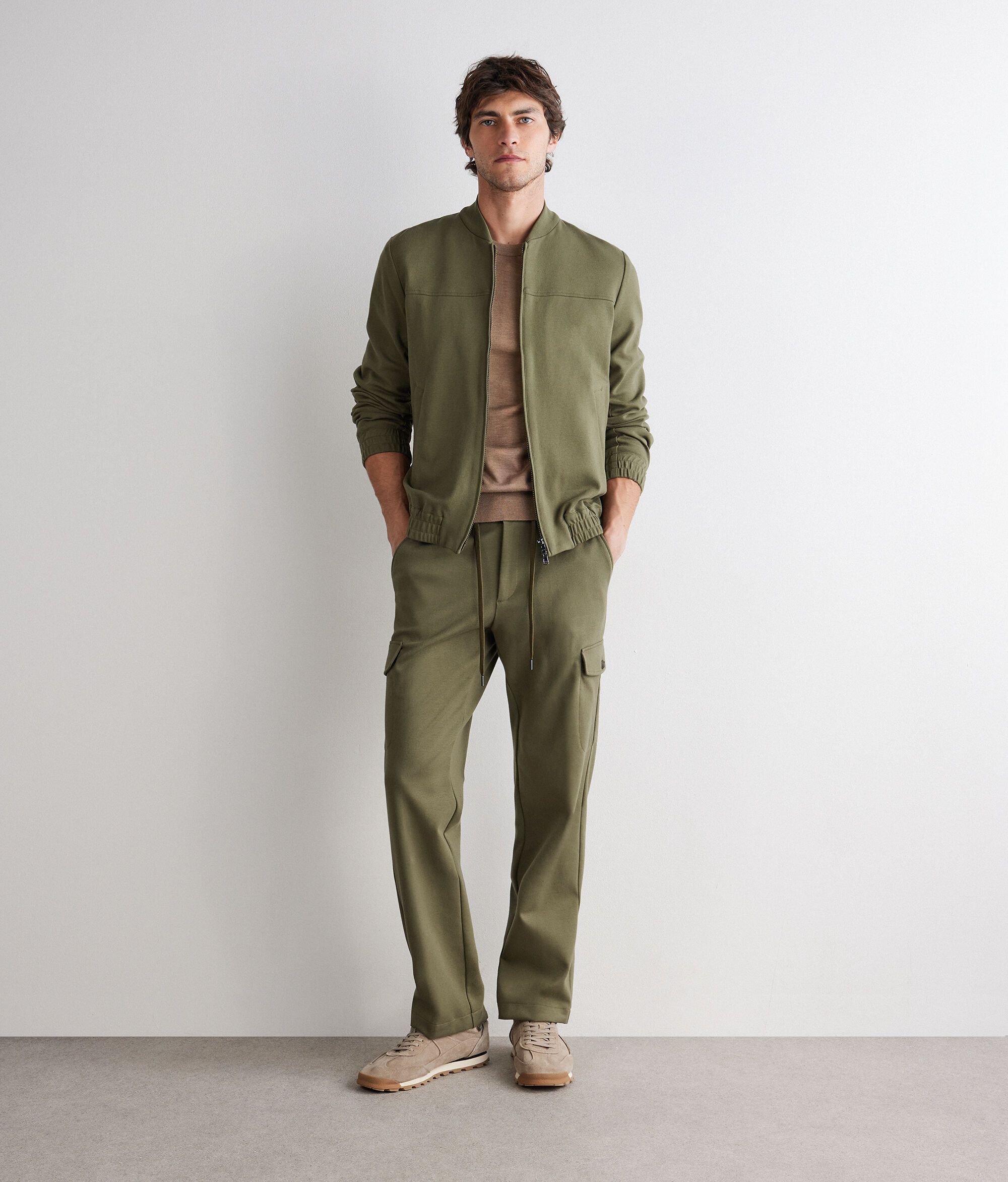 Trousers with pockets