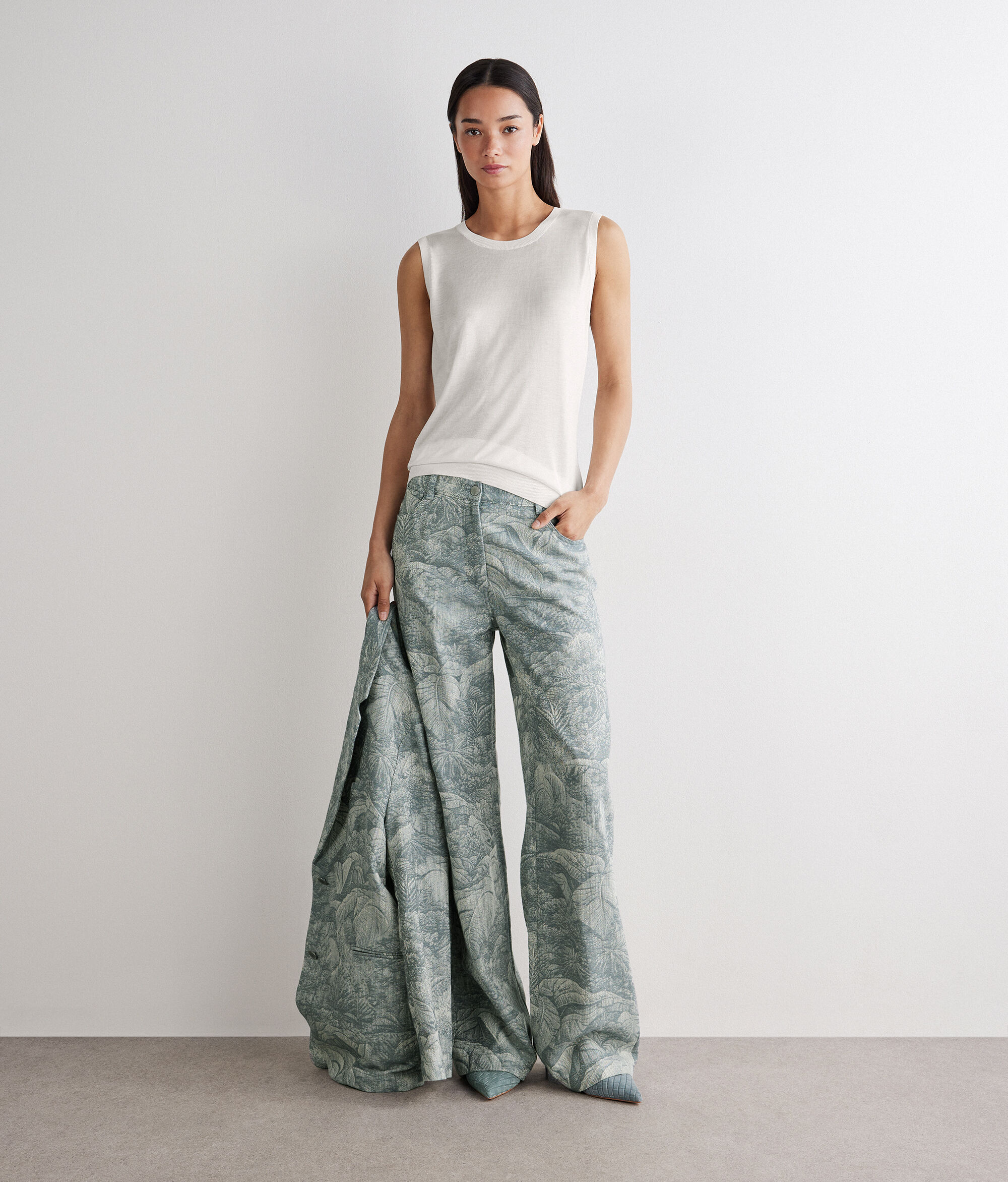 Camiseta sin mangas básica de seda