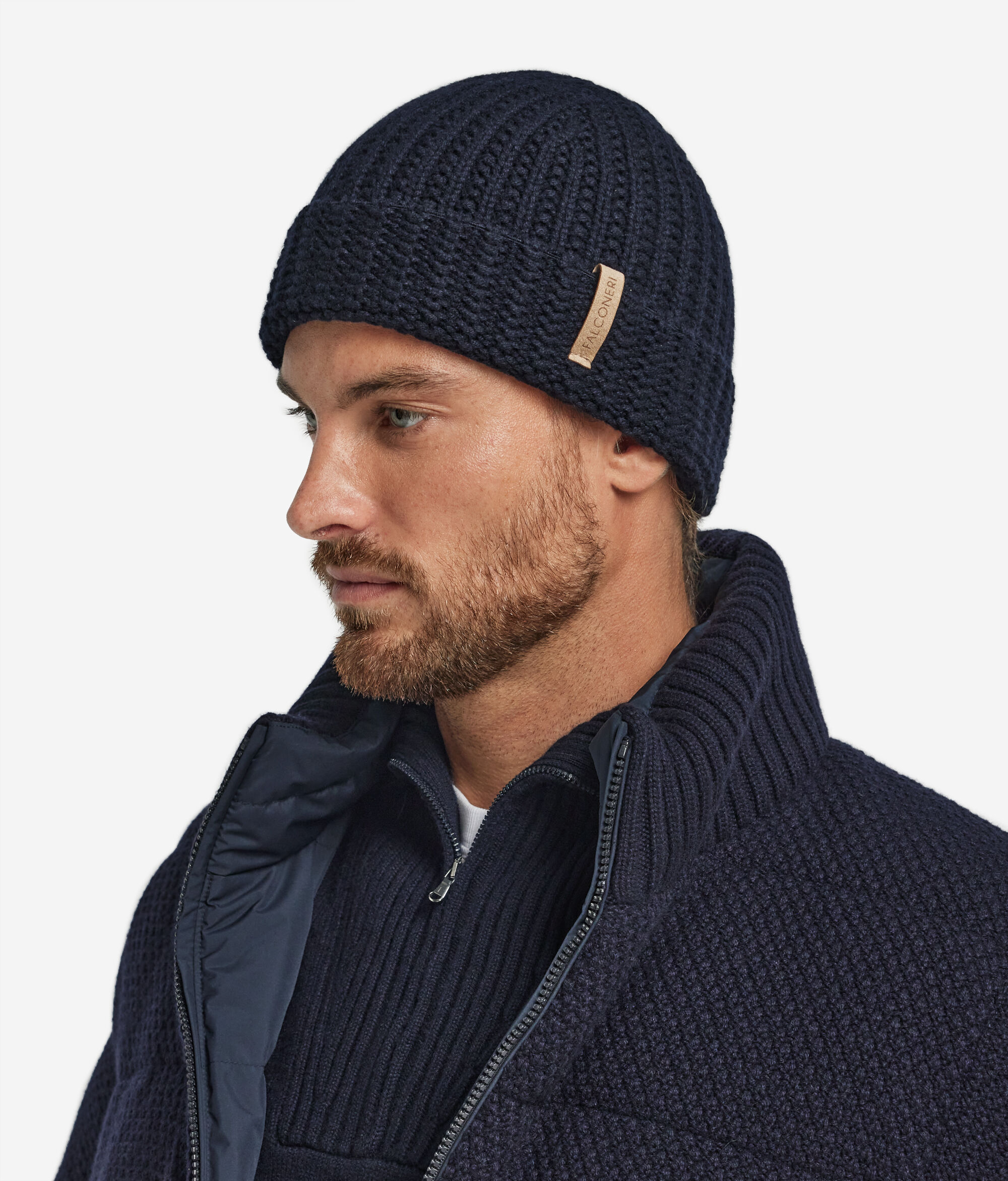 Gorro com Padrão Canelado em Caxemira