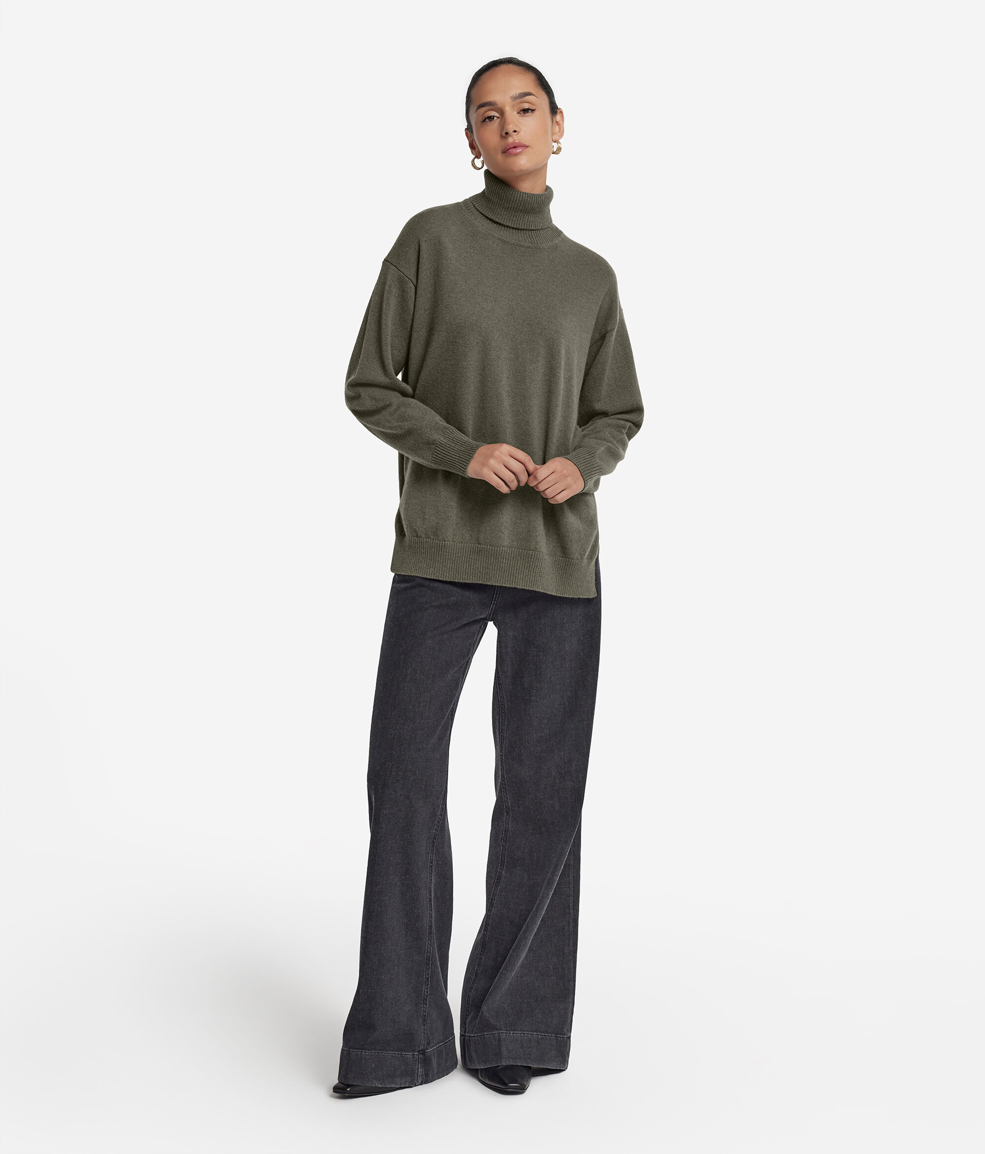 Rollkragenpullover aus Kaschmir Ultrasoft mit Schlitzen
