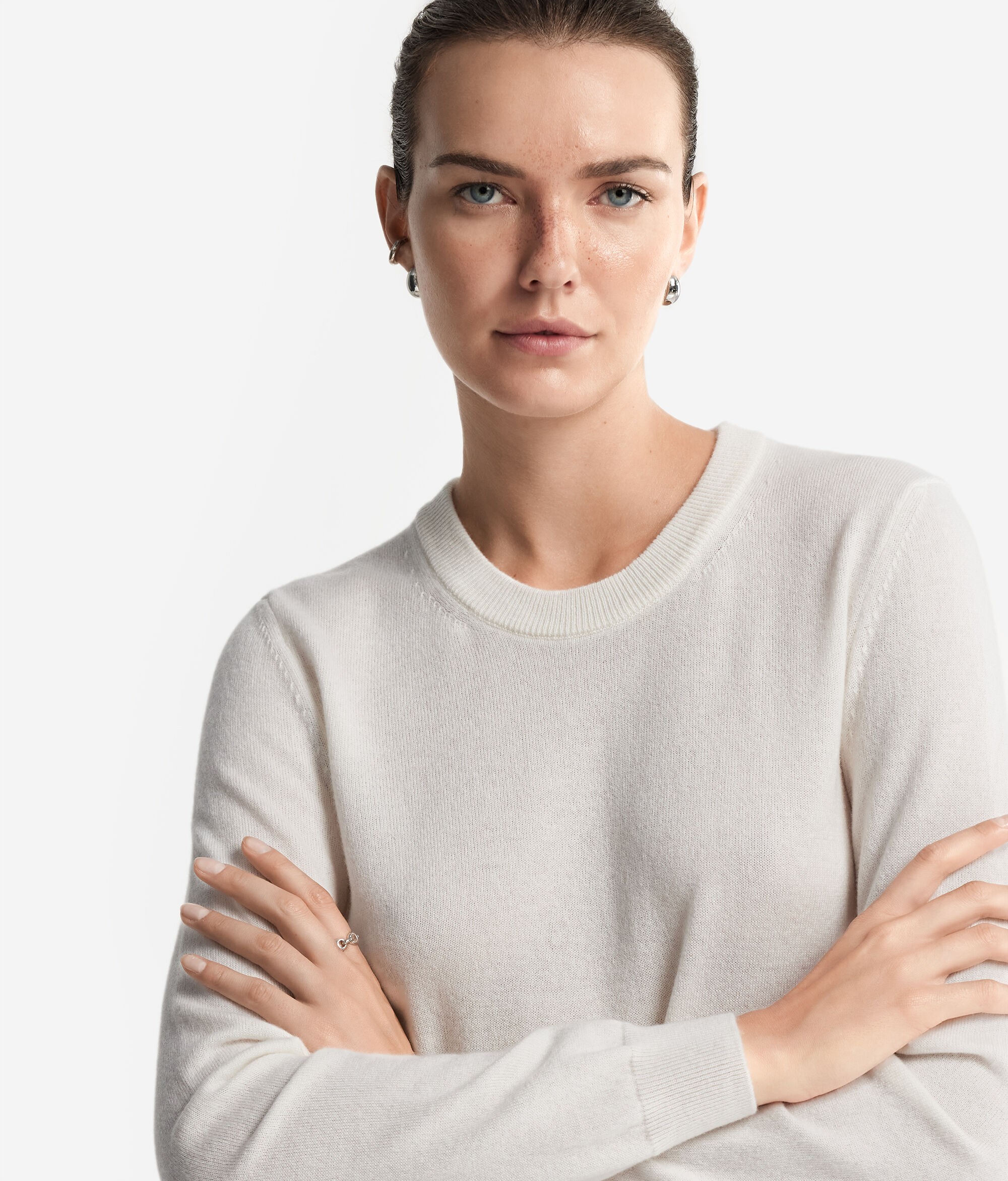 Long-Sleeved Ultrasoft Cashmere Round-Neck Jumper