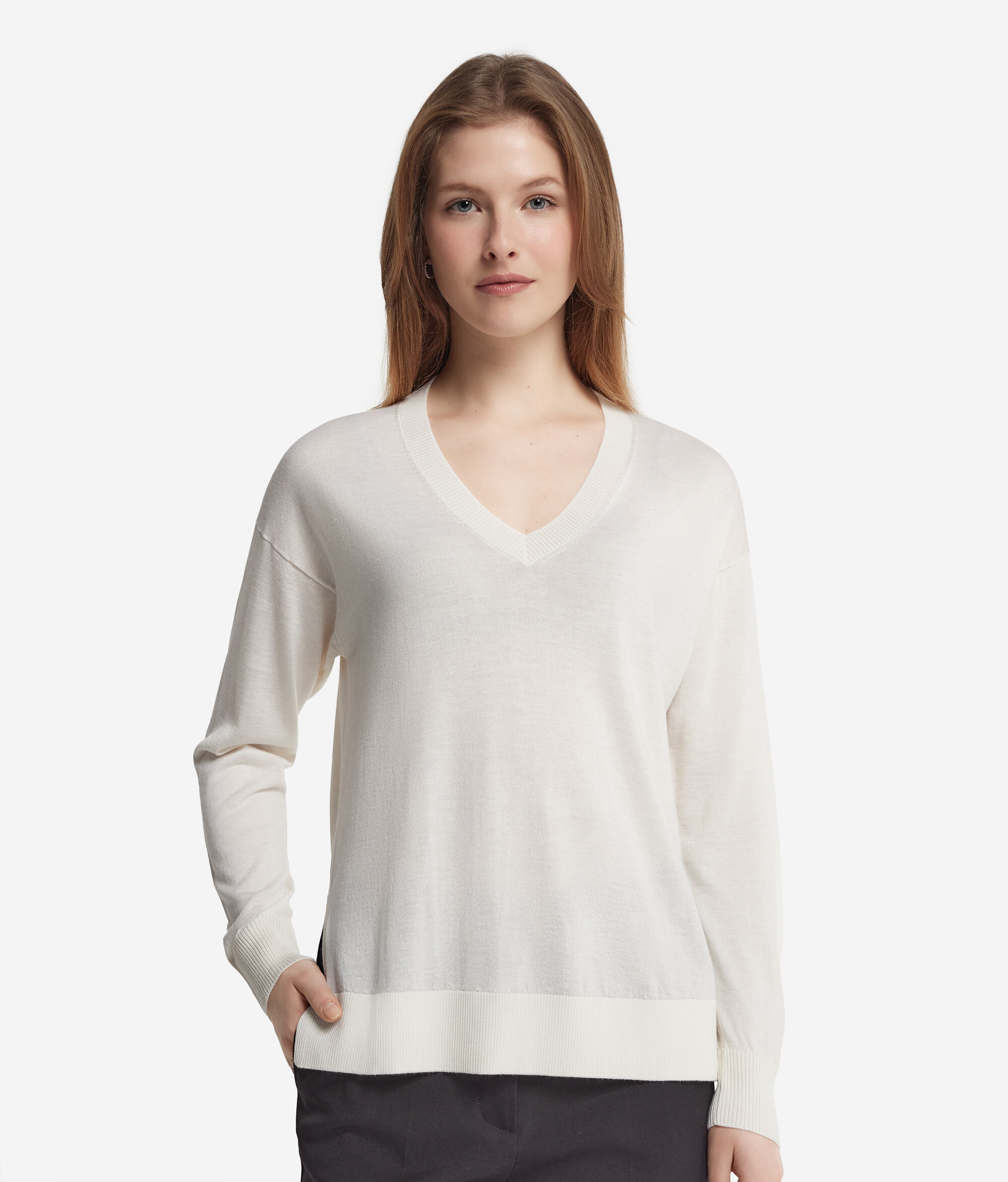 Pullover mit V-Ausschnitt und Schlitzen aus Kaschmir