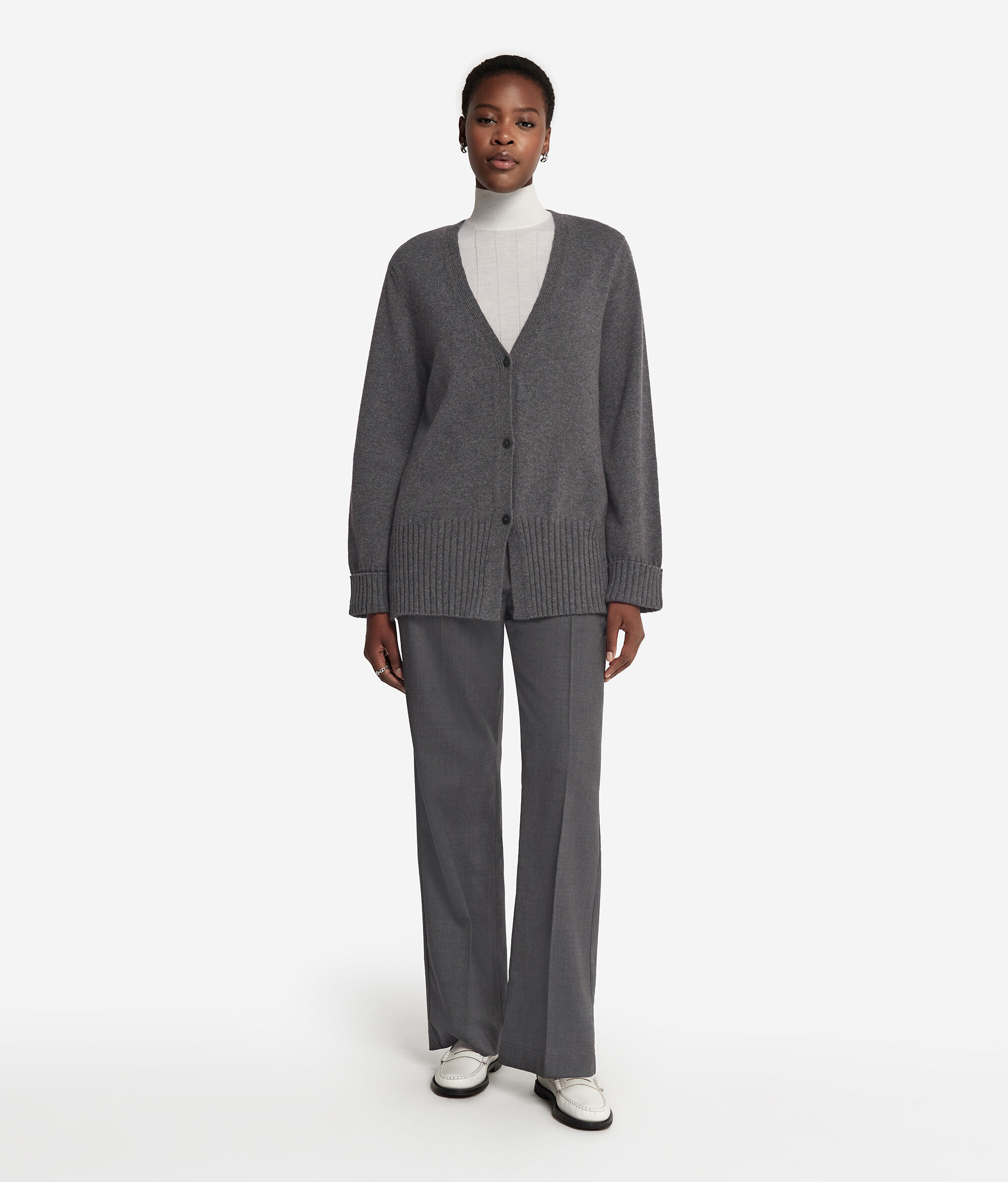 Cárdigan con cuello de pico de cashmere ultrasoft