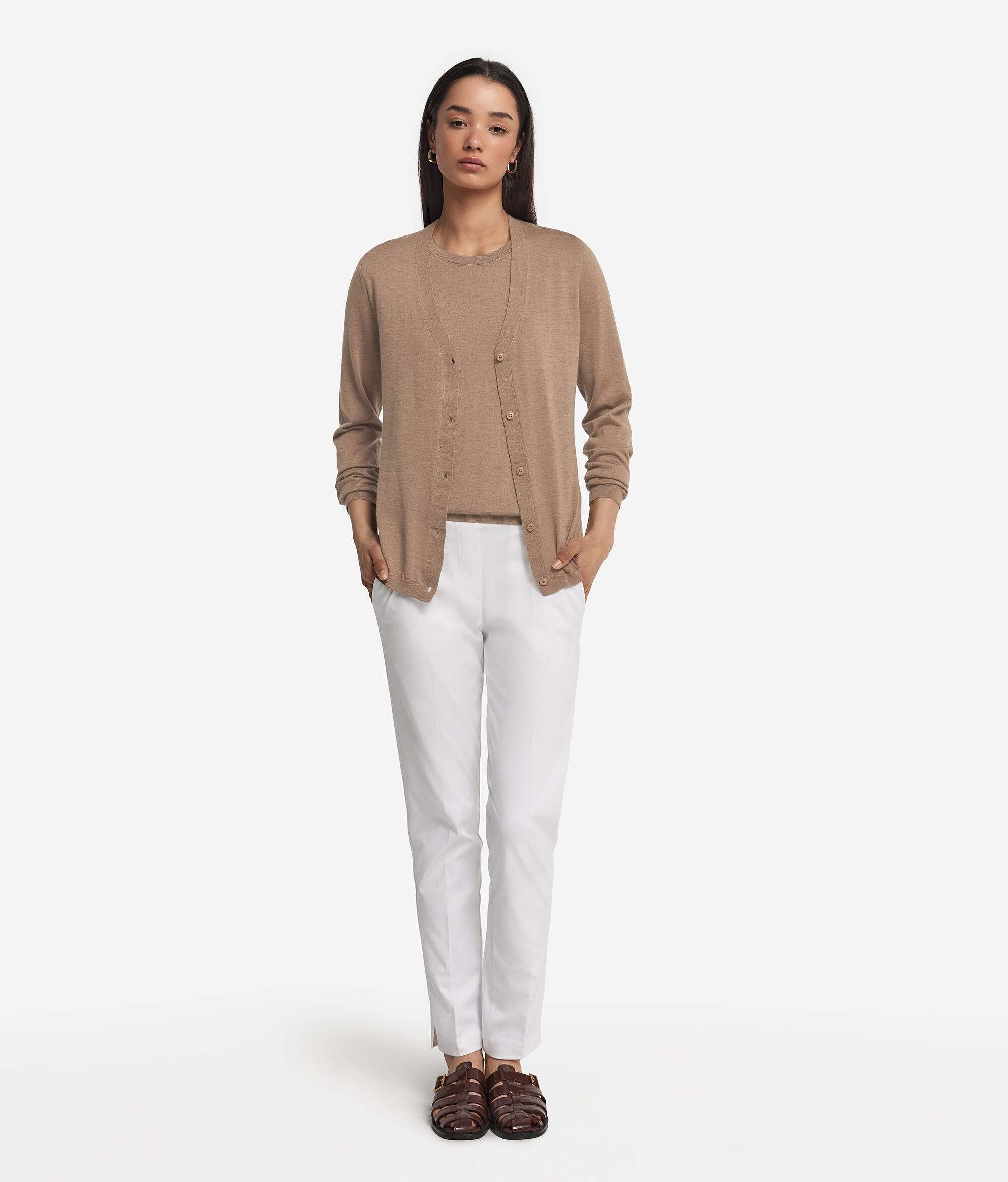 Rebeca con cuello de pico de cashmere ultrafine