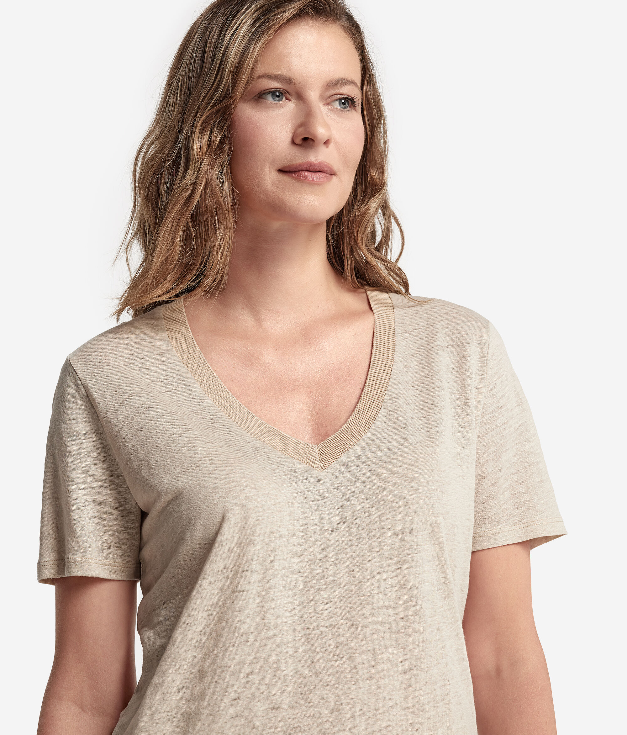 T-Shirt aus Leinen mit V-Ausschnitt und Stricksaum