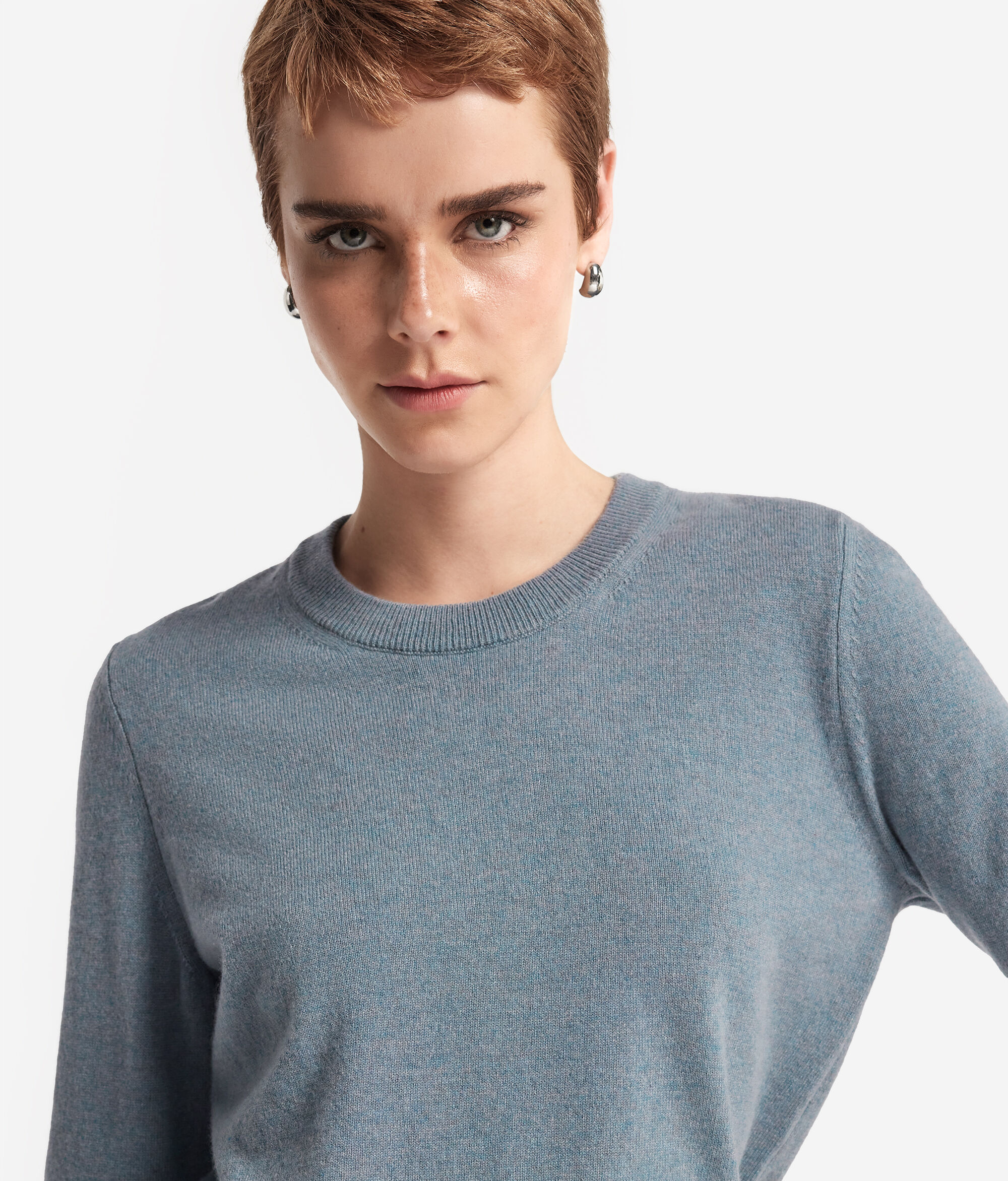 Long-Sleeved Ultrasoft Cashmere Round-Neck Jumper