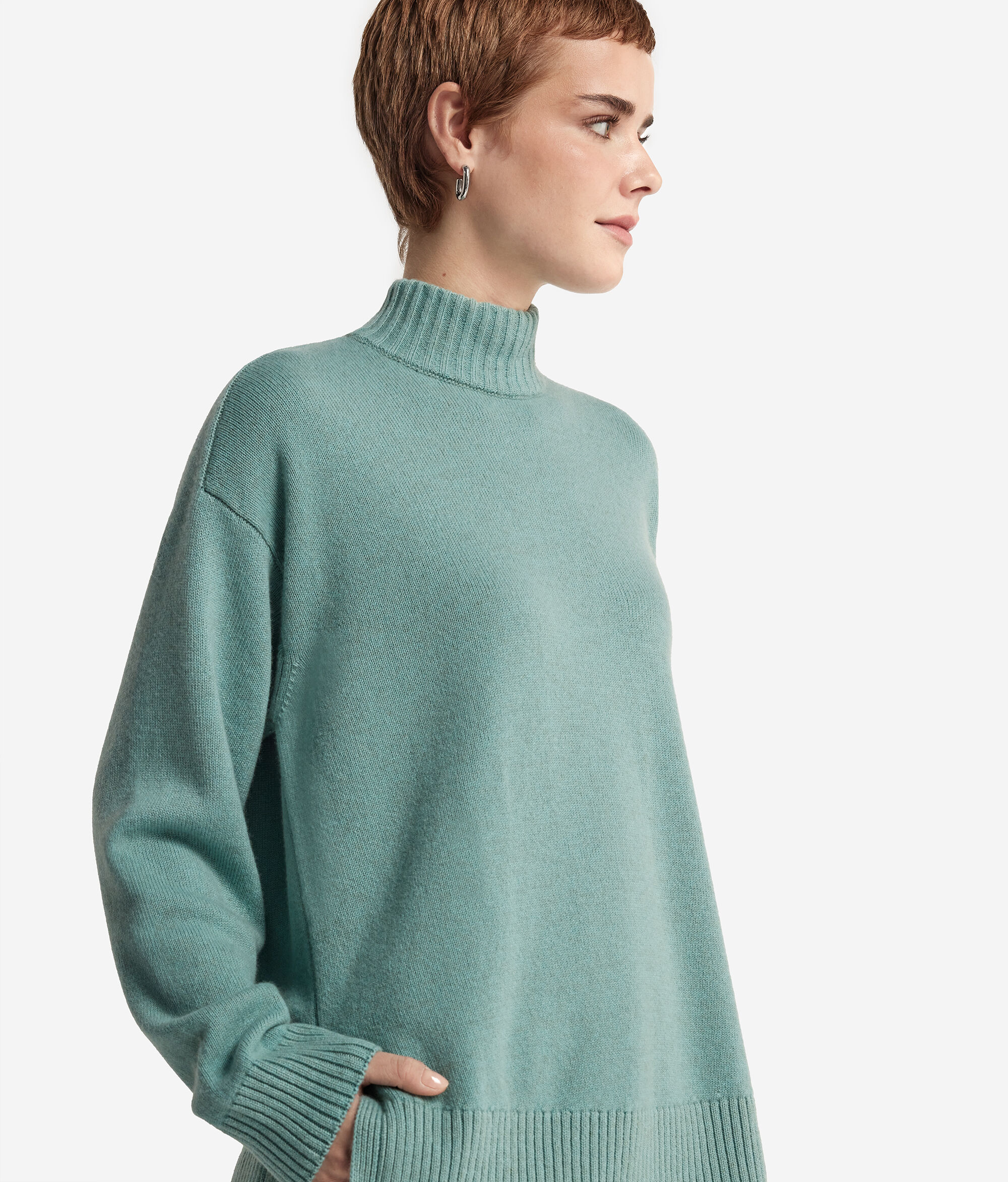 Ultrasoft Cashmere Turtleneck with Set-In Sleeves