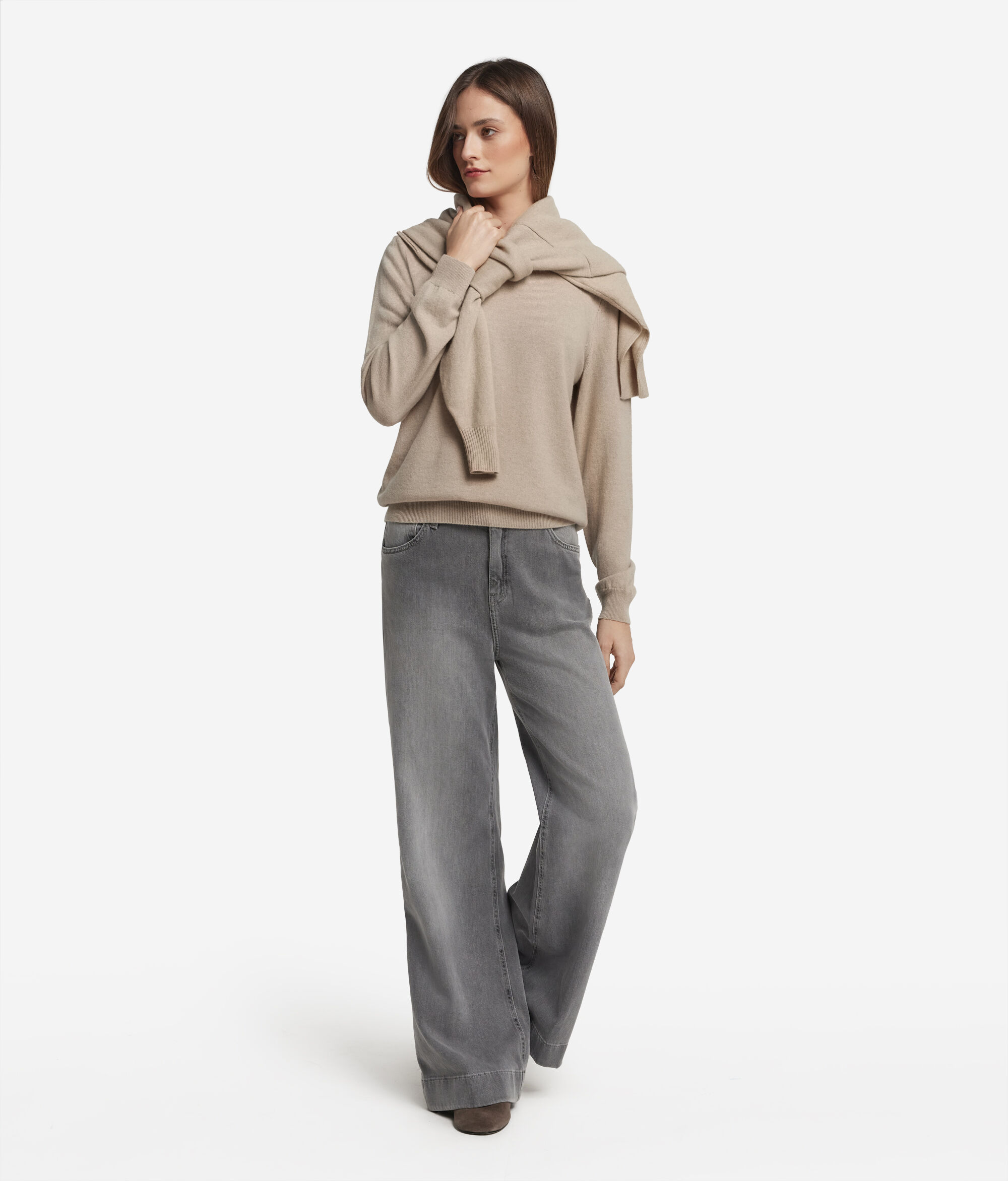 Long-Sleeved Ultrasoft Cashmere Round-Neck Jumper