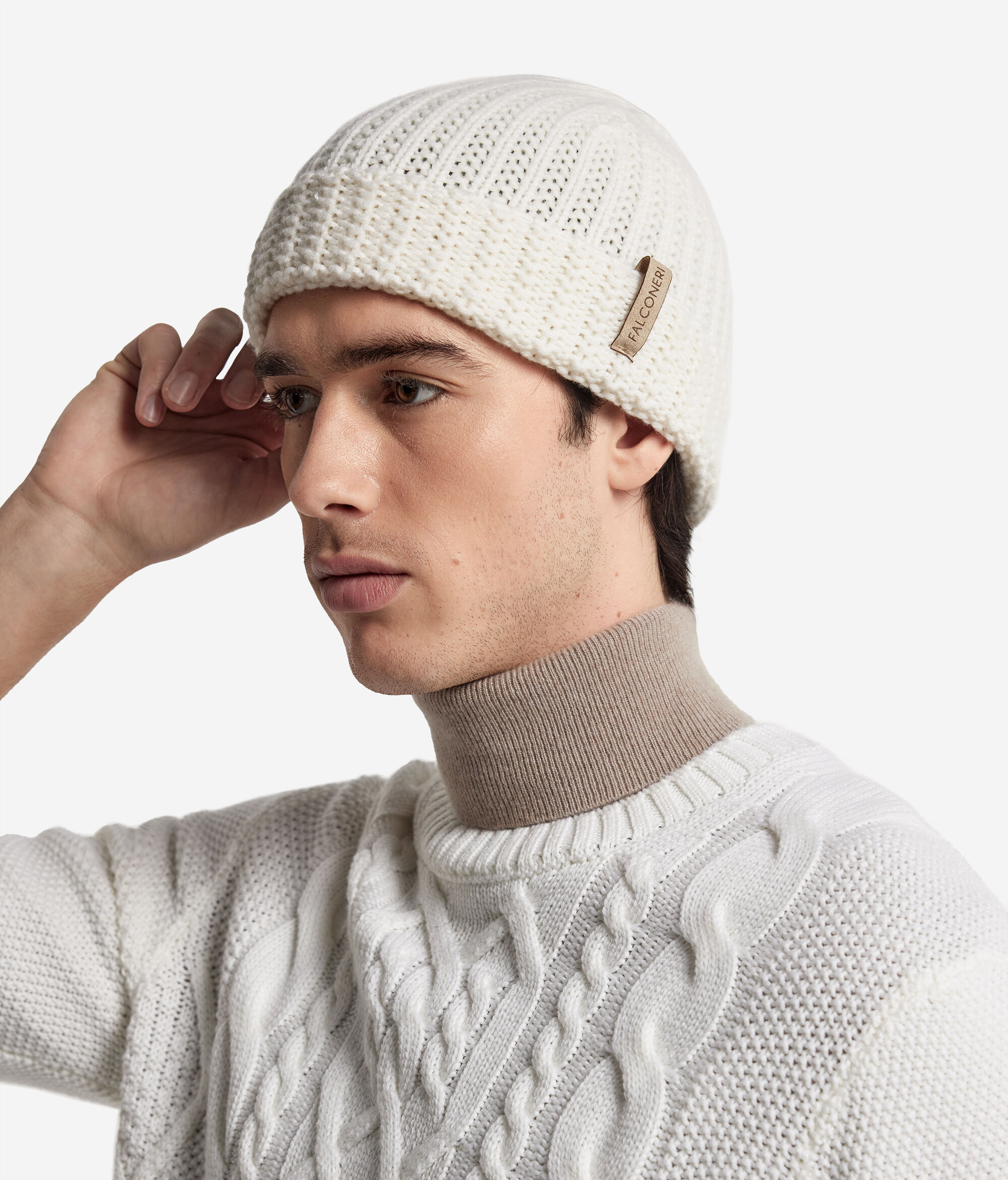 Gorro com Padrão Canelado em Caxemira