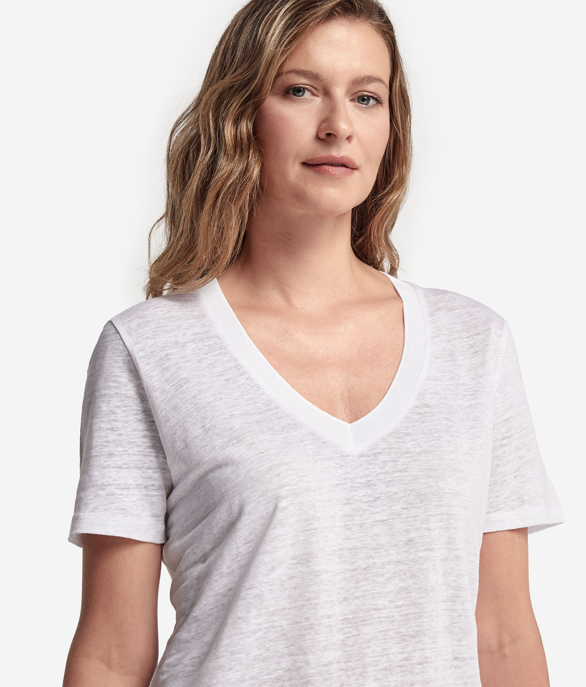 T-Shirt aus Leinen mit V-Ausschnitt und Stricksaum