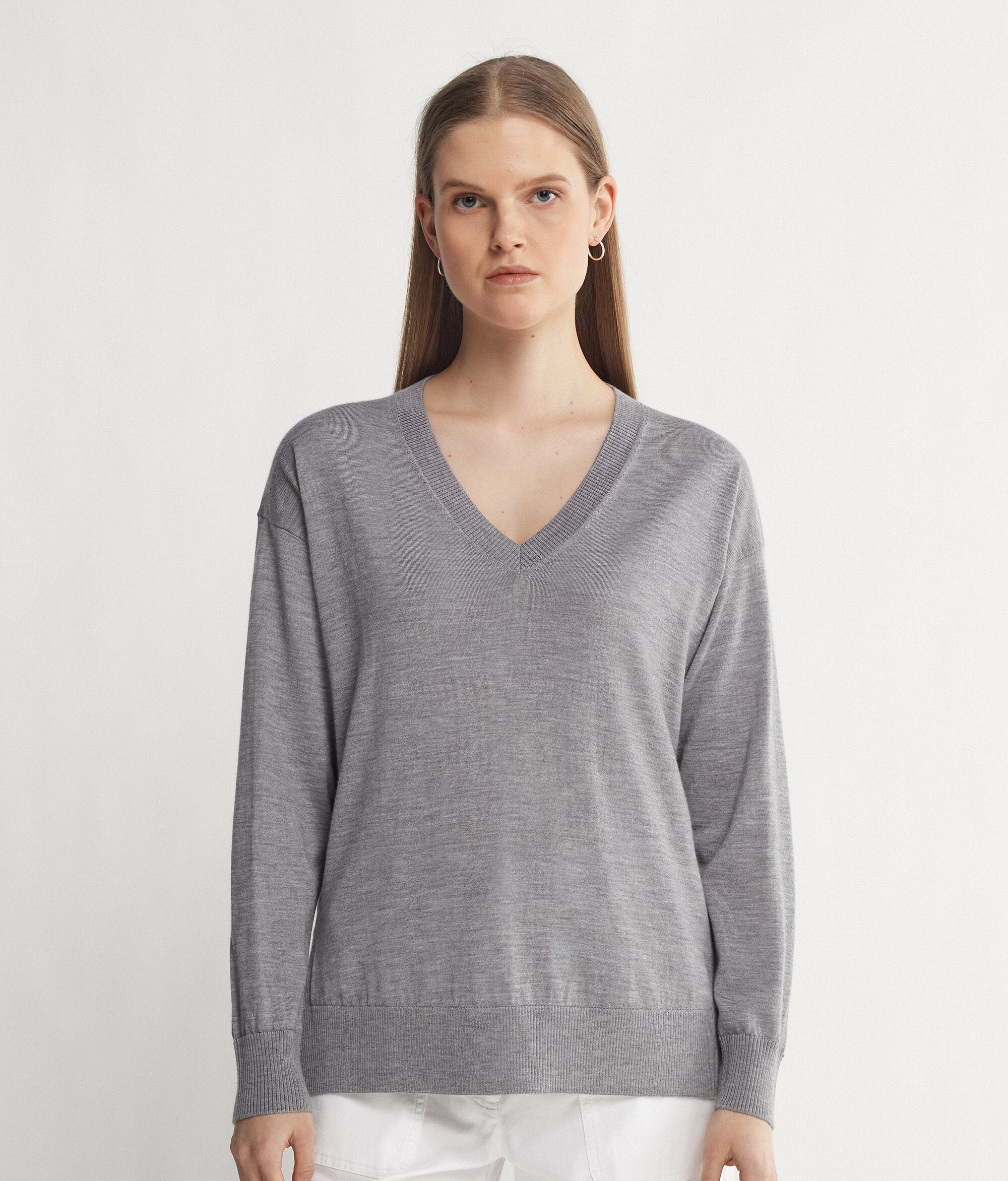 Pullover mit V-Ausschnitt und Schlitzen aus Kaschmir