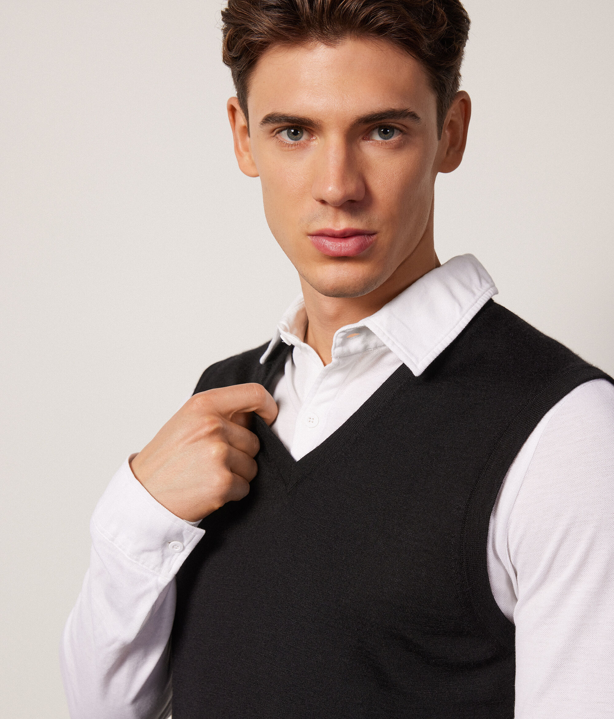 Gilet Scollo a V in Cashmere Ultrafine