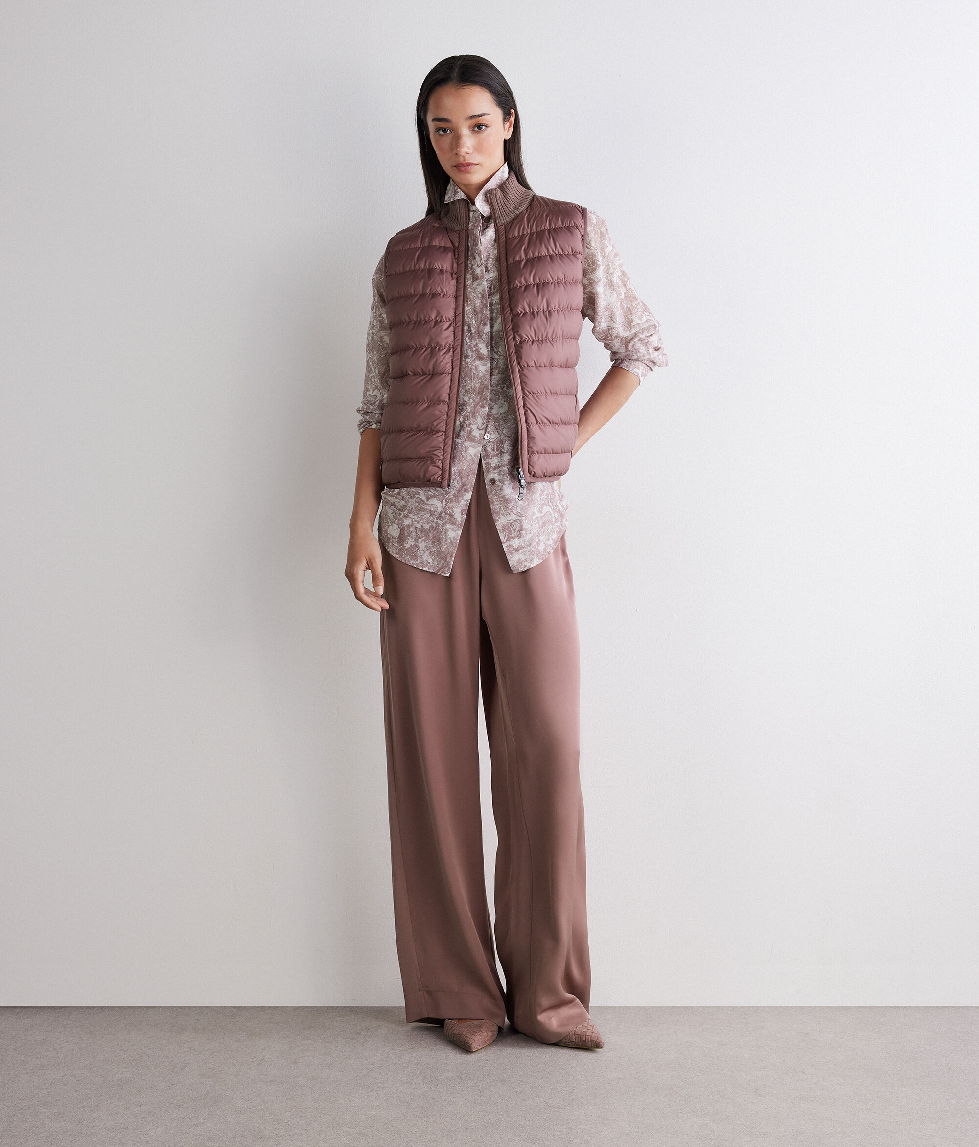 マット リバーシブル ダウンベスト