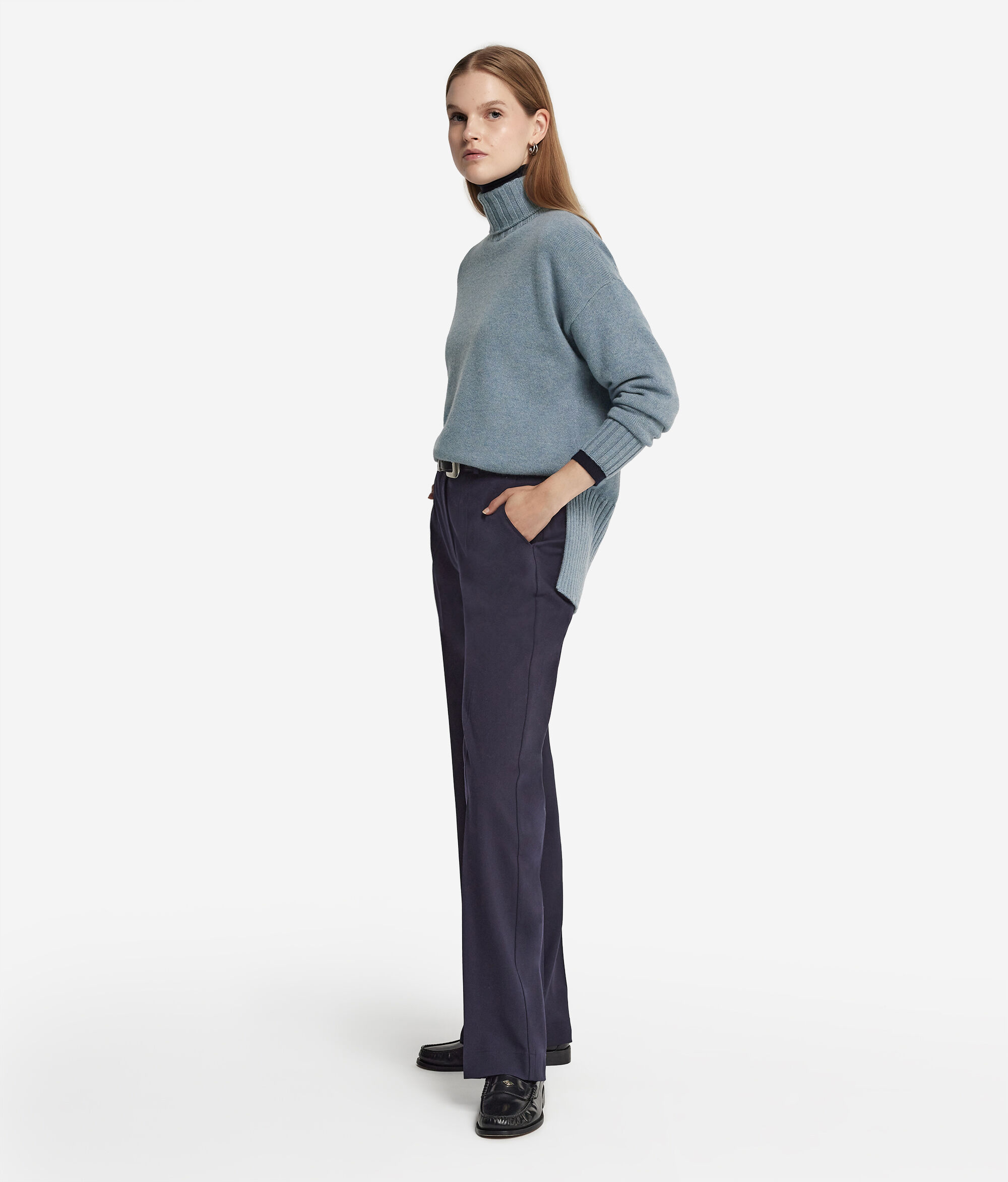 Oversized Turtleneck Sweater in Ultrasoft Cashmere